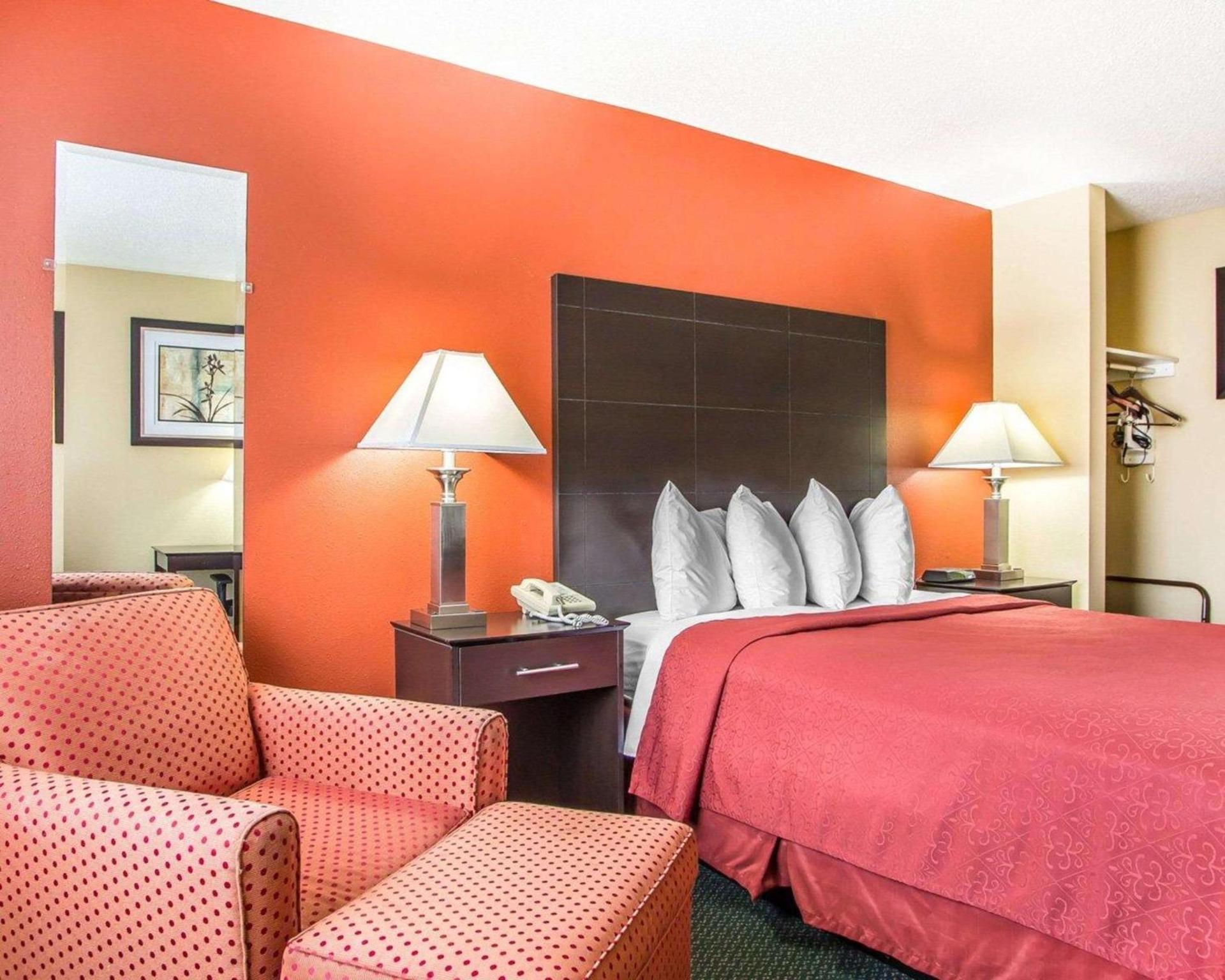 Quality Inn Morton at I-74 photo 10