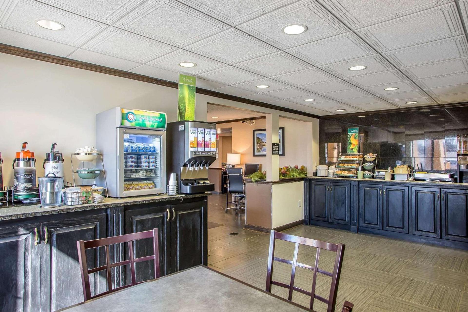 Quality Inn Elgin I-90 photo 16