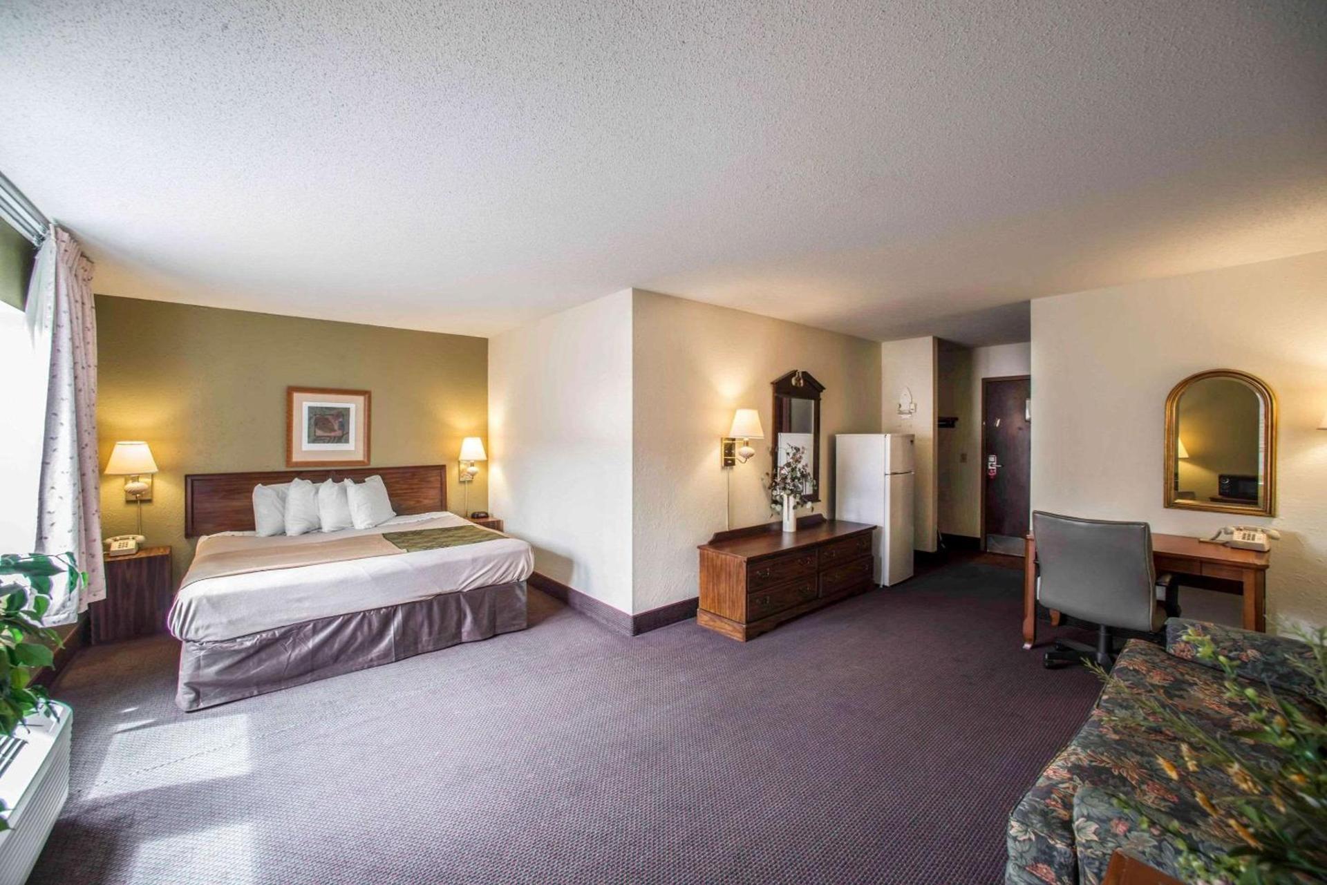 Econo Lodge Marion photo 22