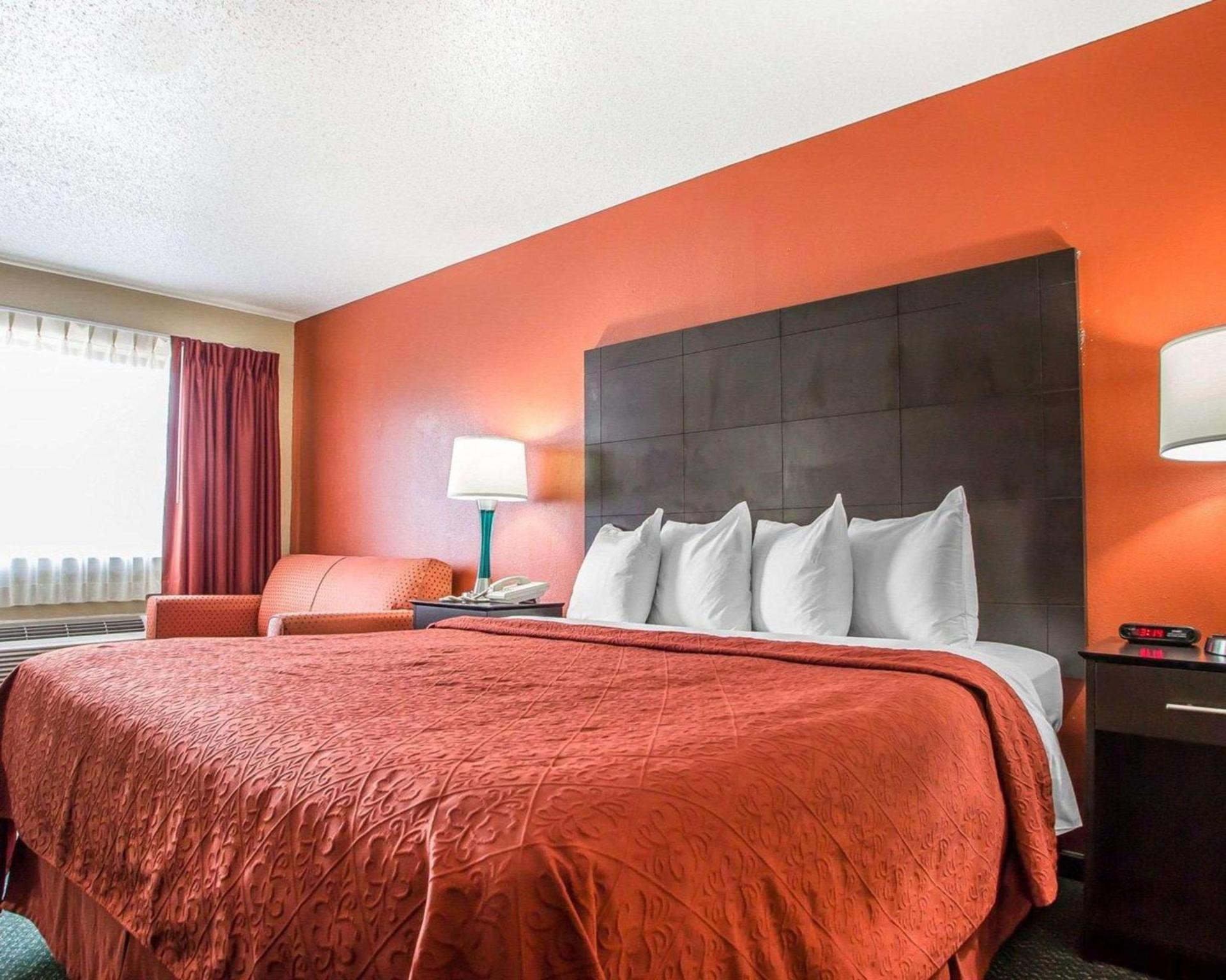 Quality Inn Morton at I-74 photo 11