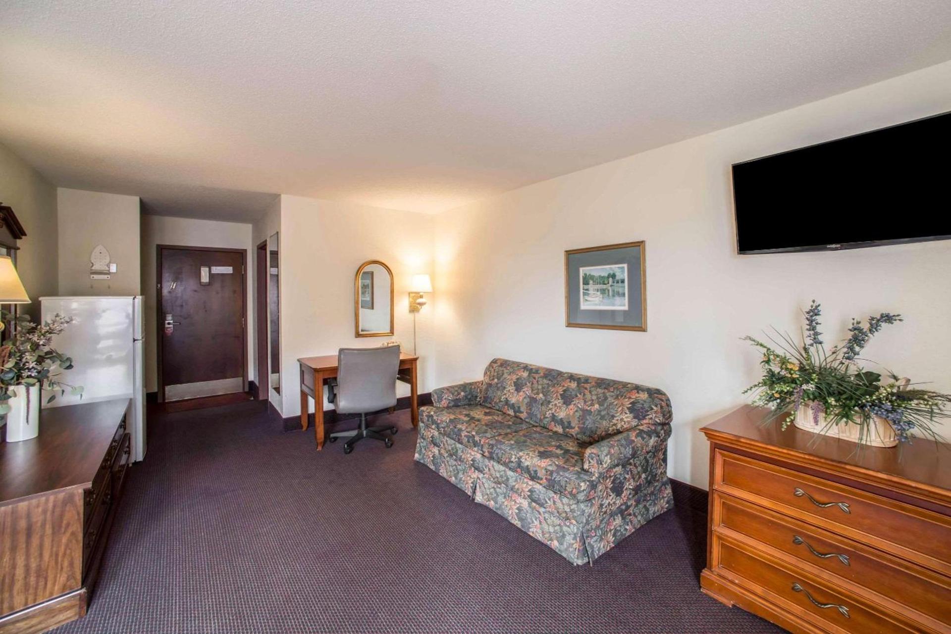 Econo Lodge Marion photo 27