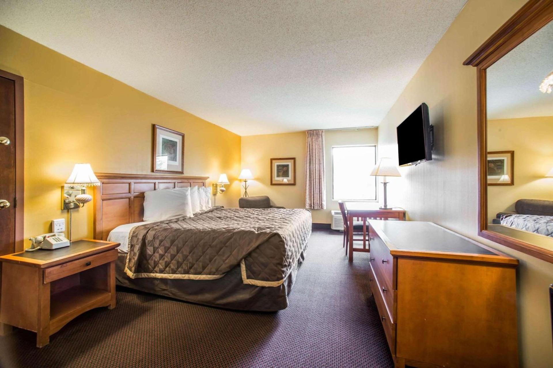 Econo Lodge Marion photo 15