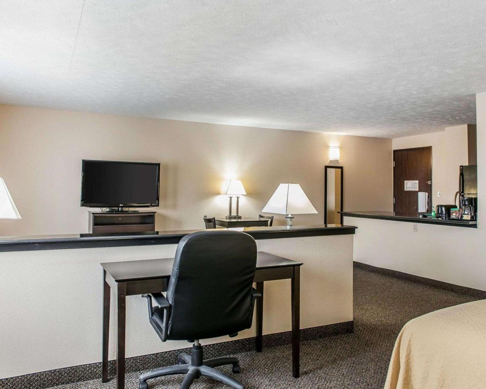 Quality Inn & Suites Mattoon South photo 17