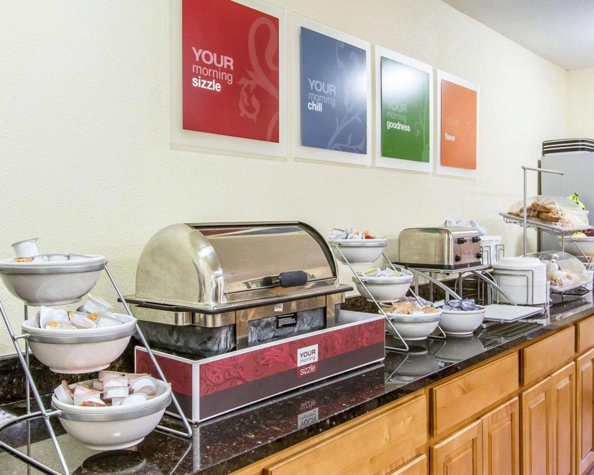 Quality Inn Macomb near University Area photo 20