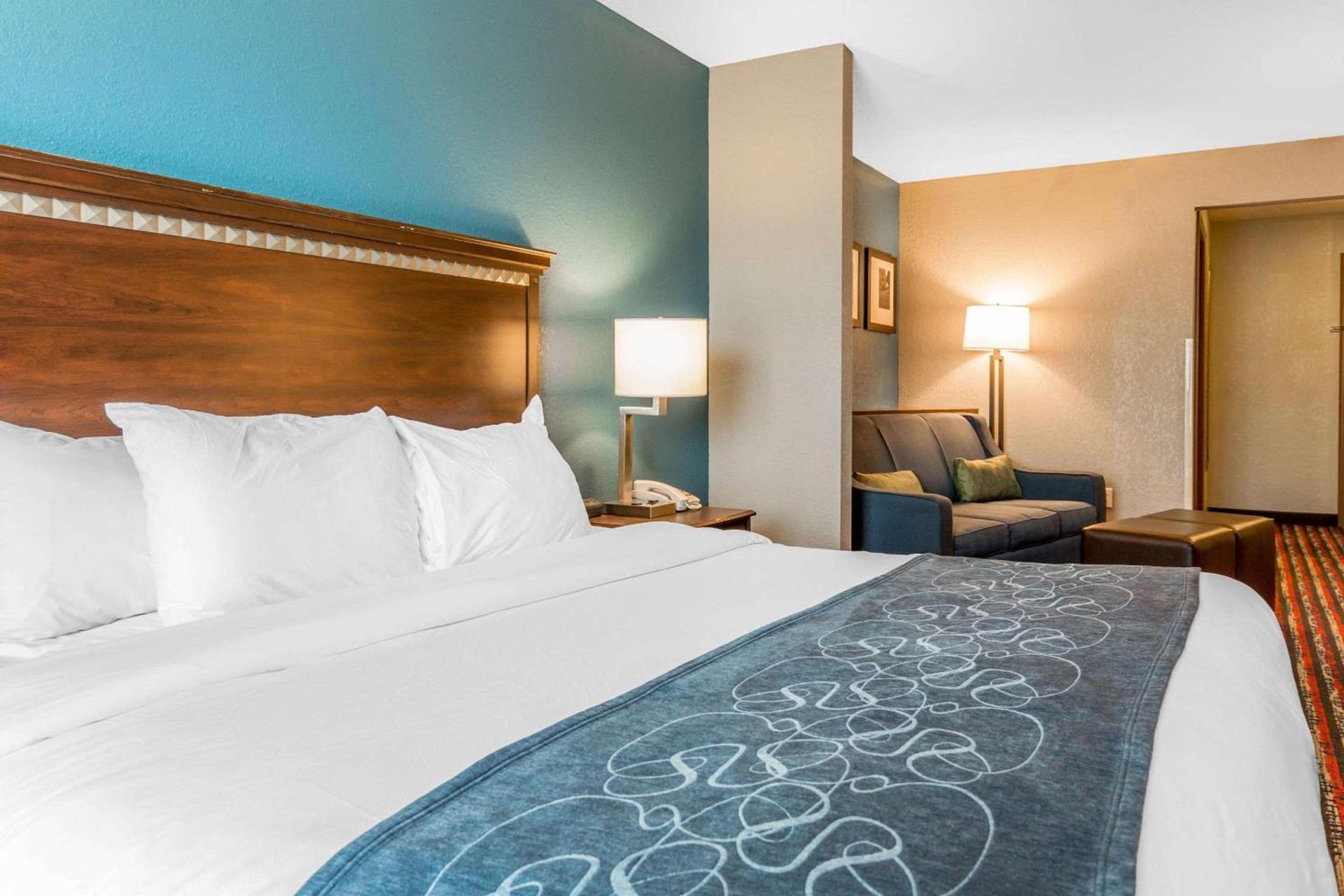 Comfort Suites Fairview Heights Saint Louis photo 15