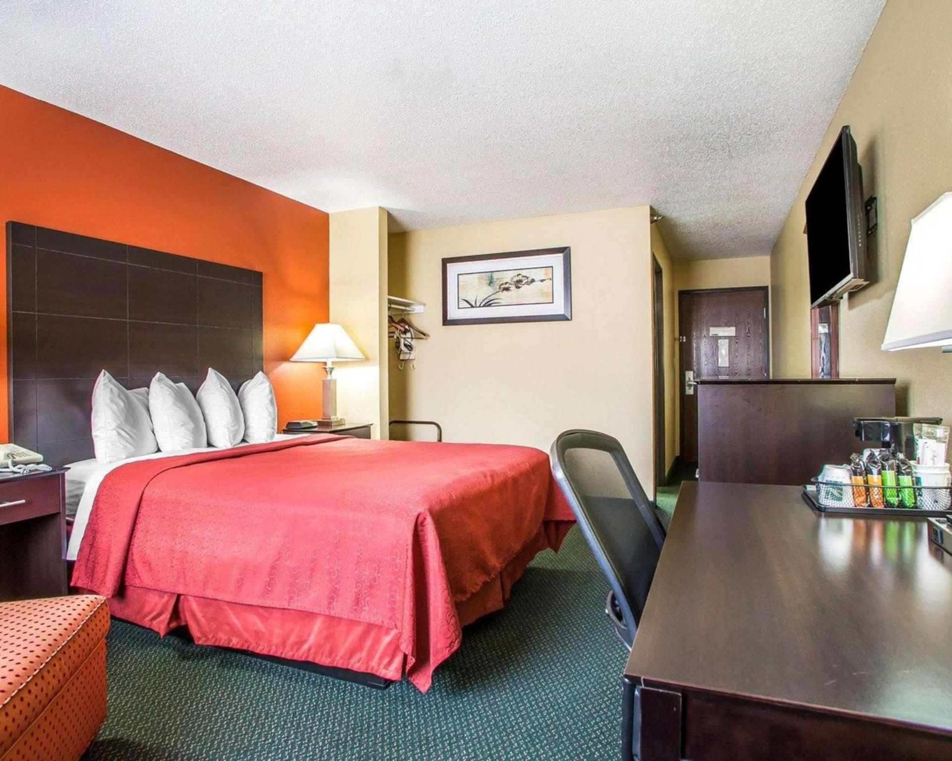 Quality Inn Morton at I-74 photo 9