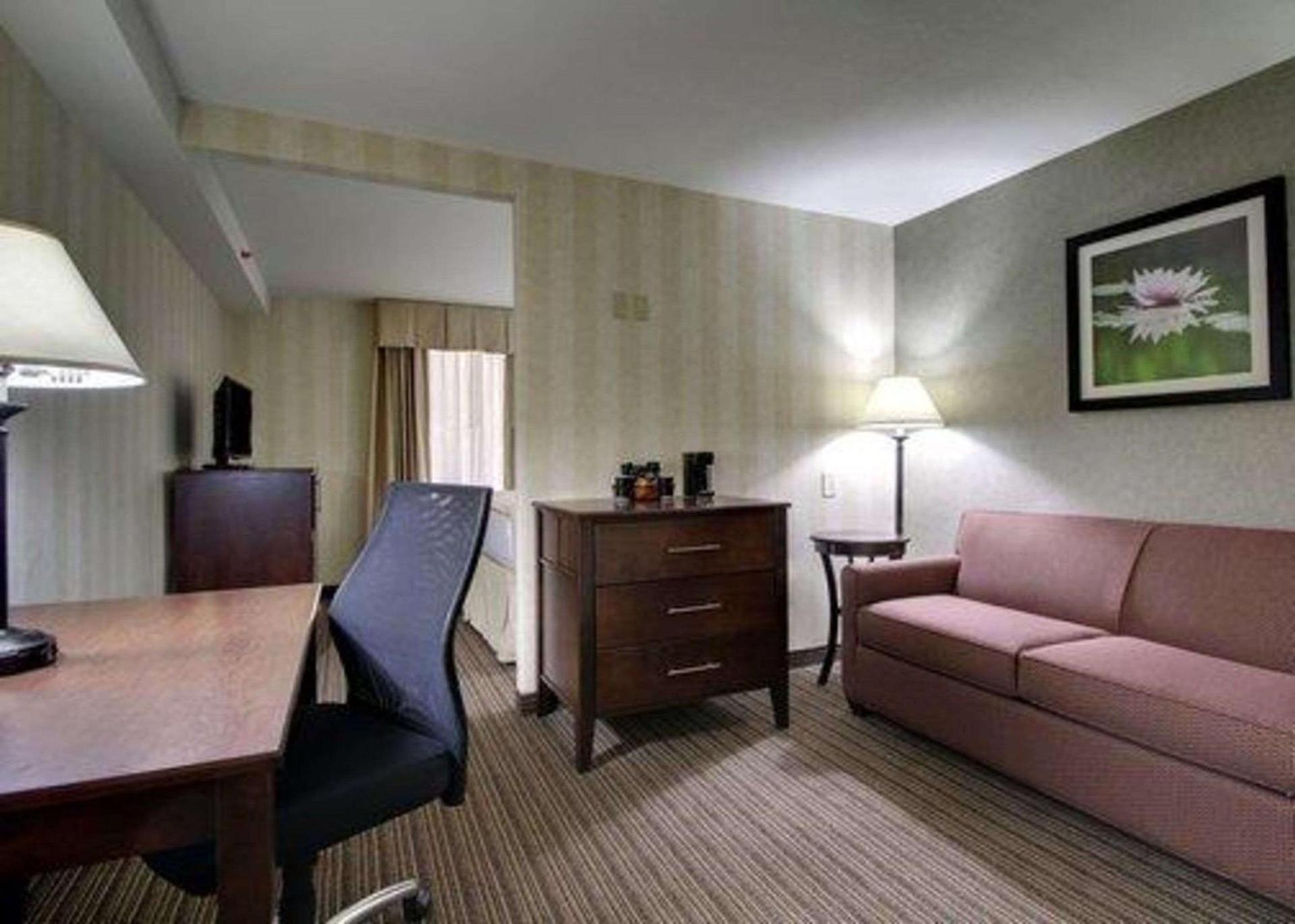 The Atrium Hotel on Third photo 26