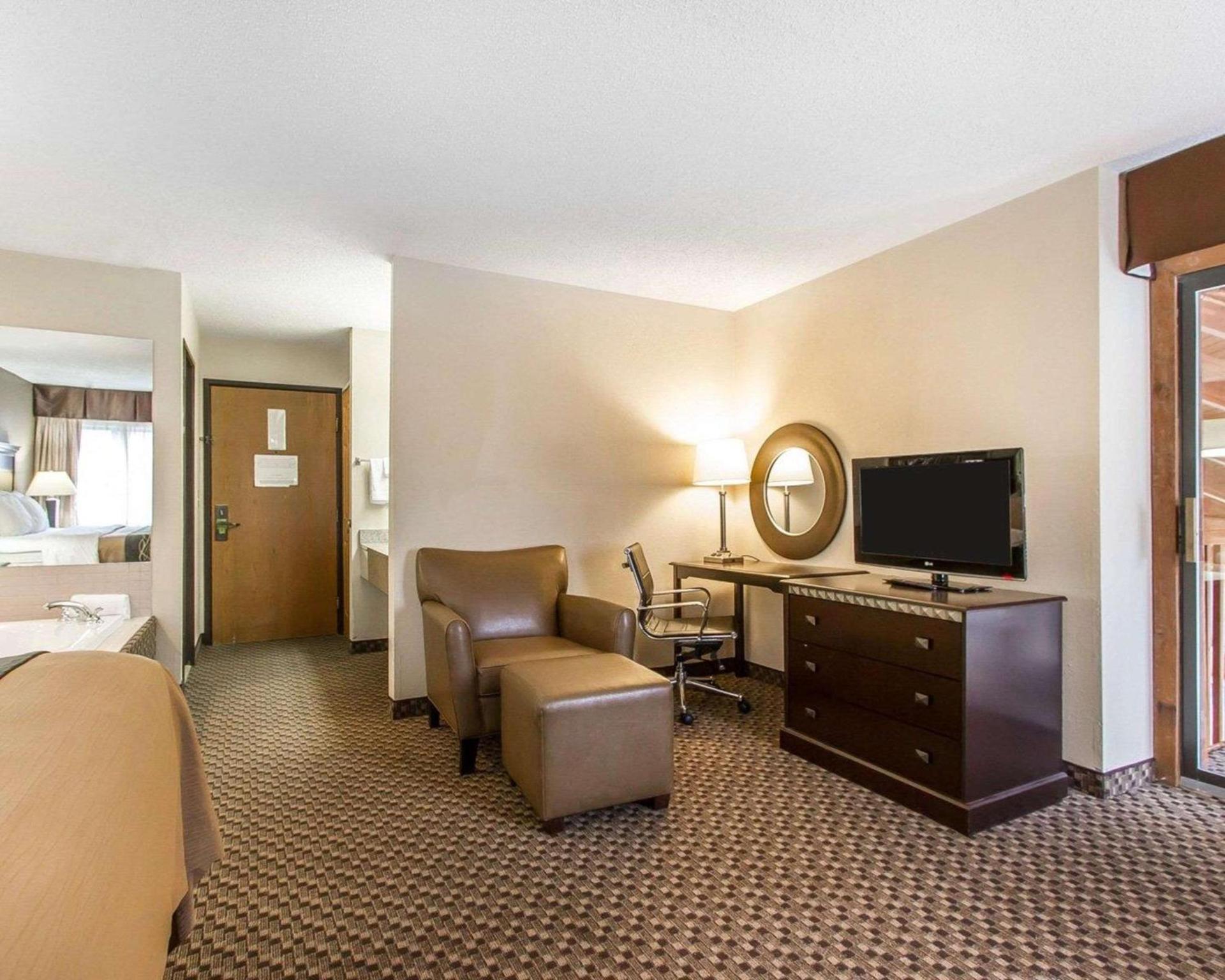 Quality Inn Macomb near University Area photo 18