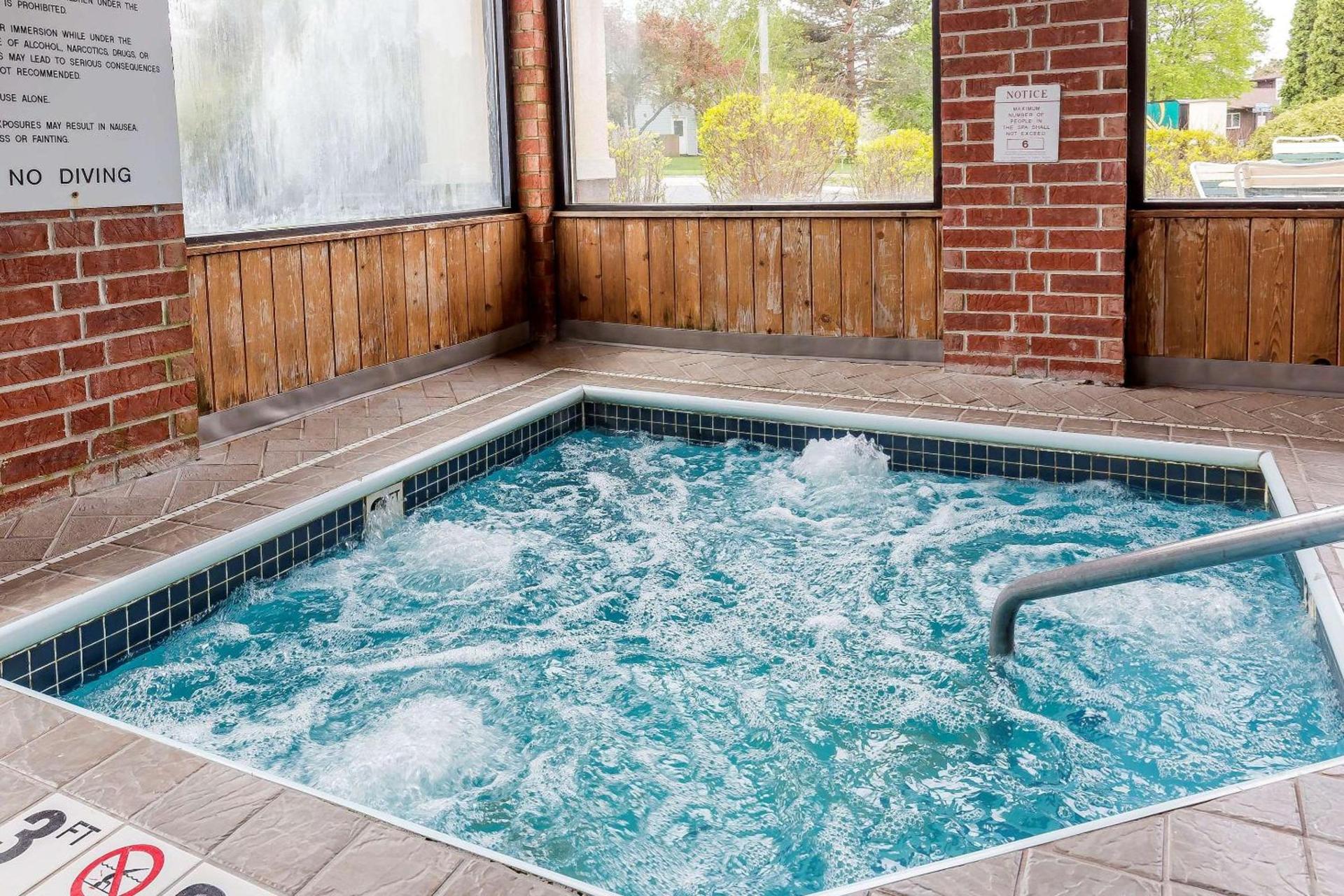 Quality Inn Sycamore - DeKalb photo 14