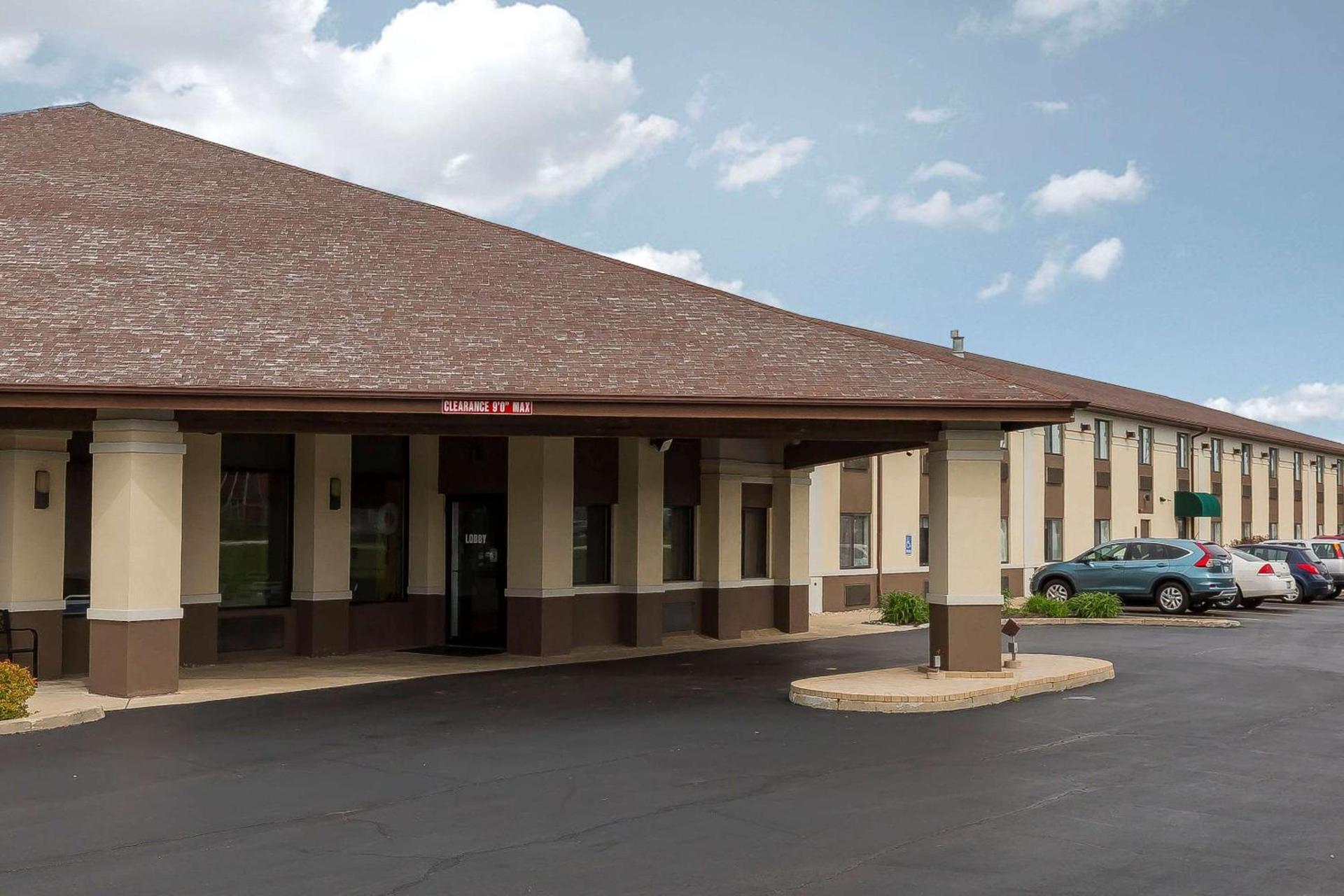 Quality Inn Sycamore - DeKalb photo 12