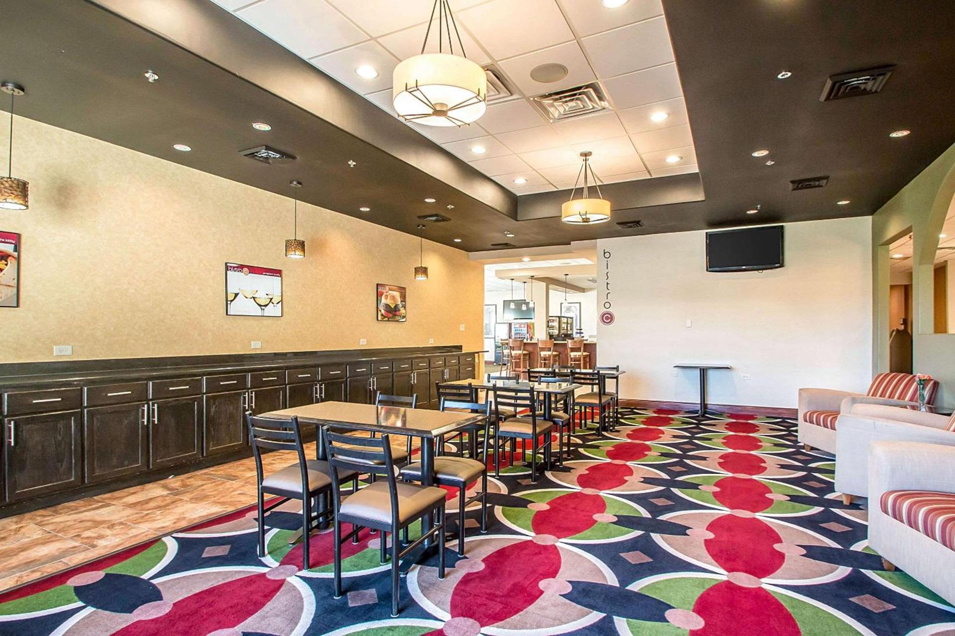 Clarion Inn Elmhurst - Oak Brook near I-88, I-290, I-294 photo 46