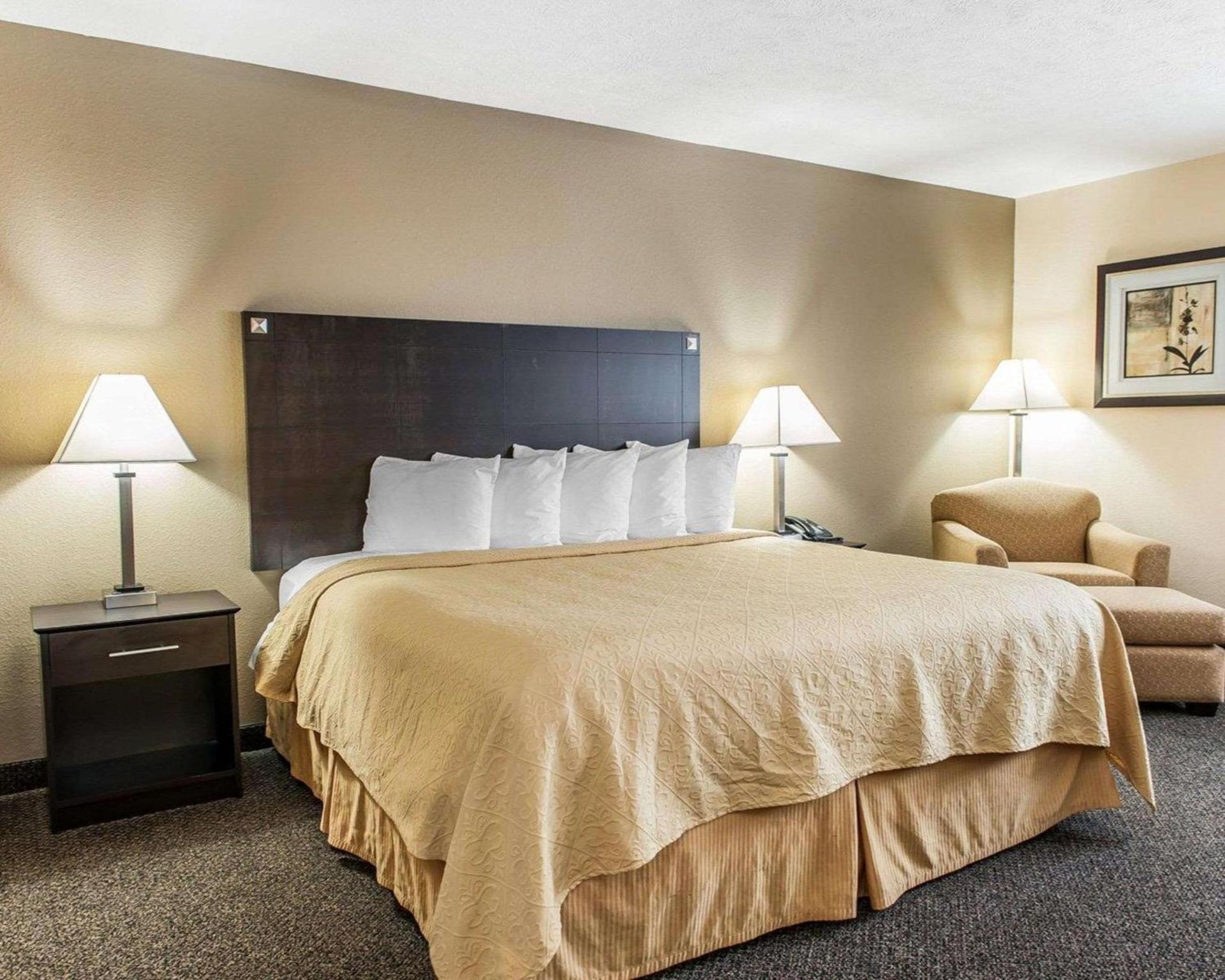 Quality Inn & Suites Mattoon South photo 19