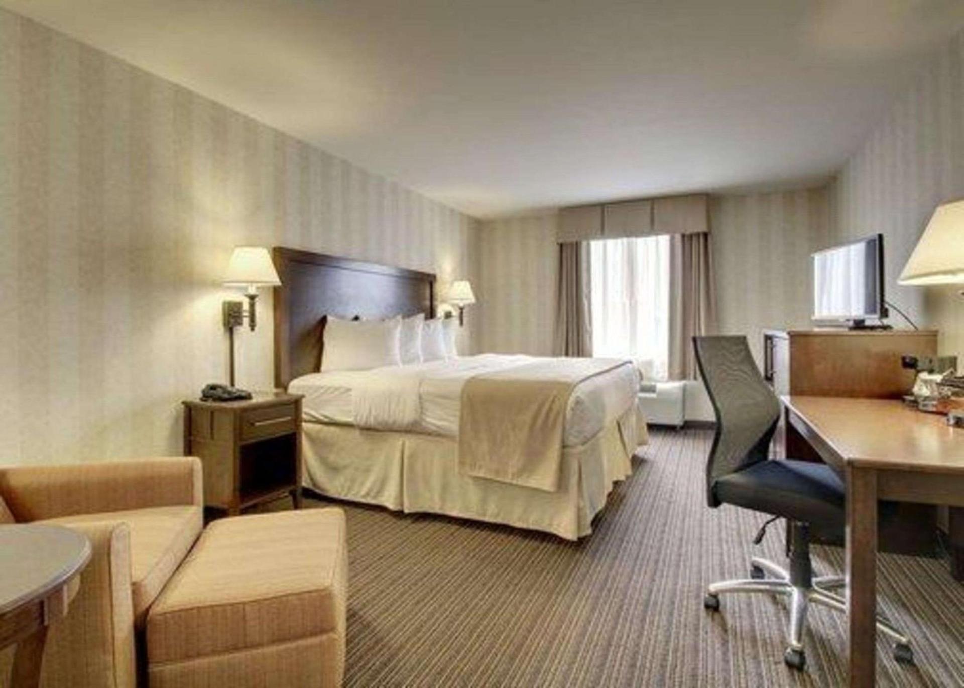 The Atrium Hotel on Third photo 20