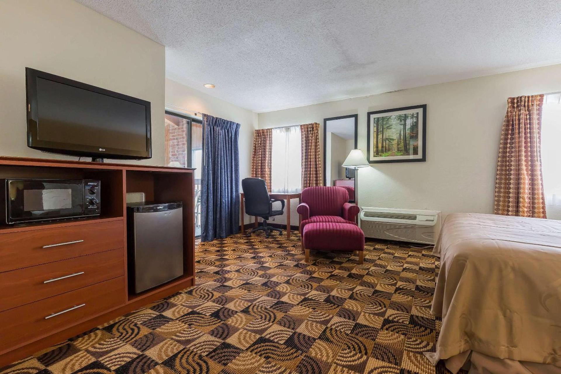 Quality Inn Sycamore - DeKalb photo 7