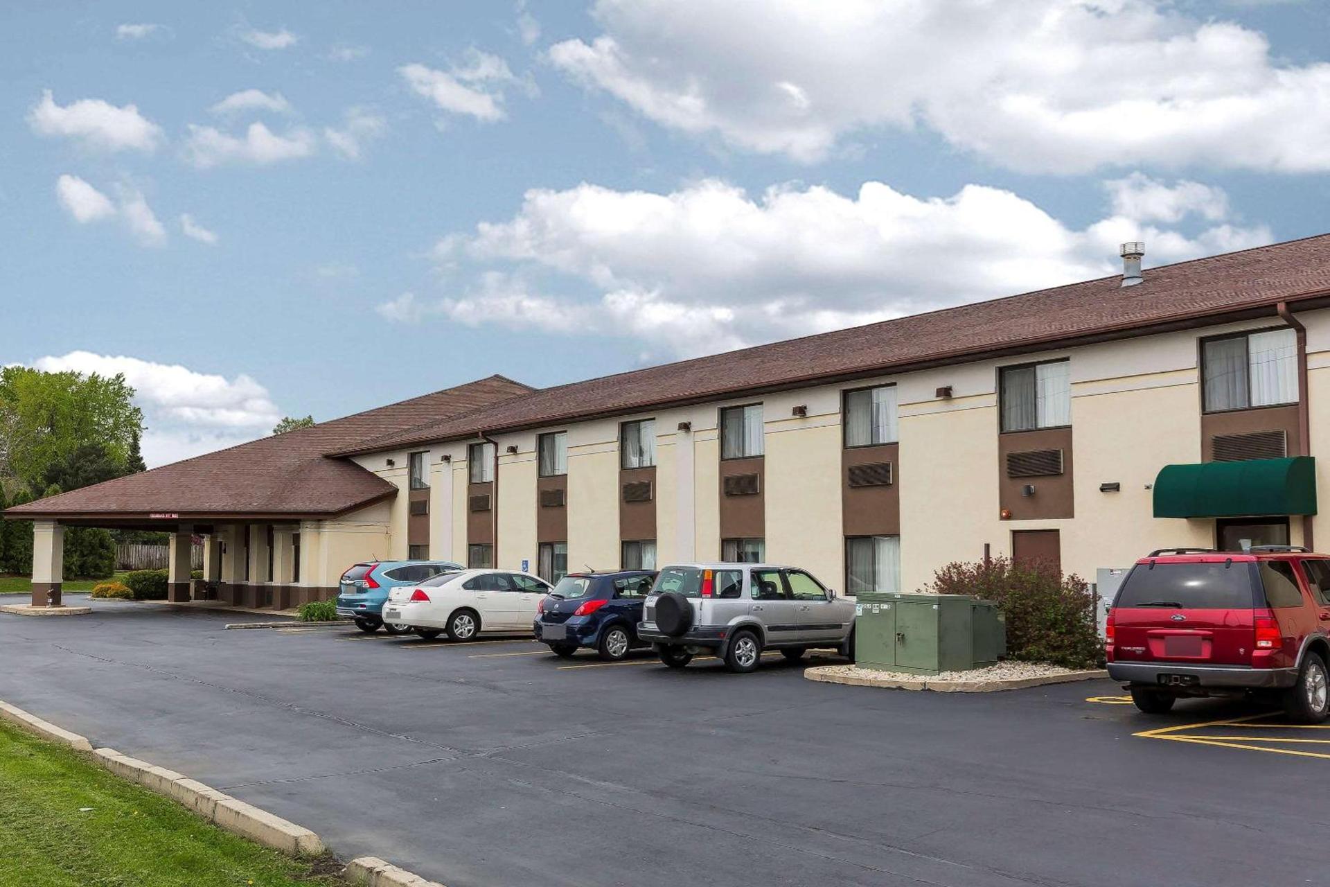 Quality Inn Sycamore - DeKalb photo 1