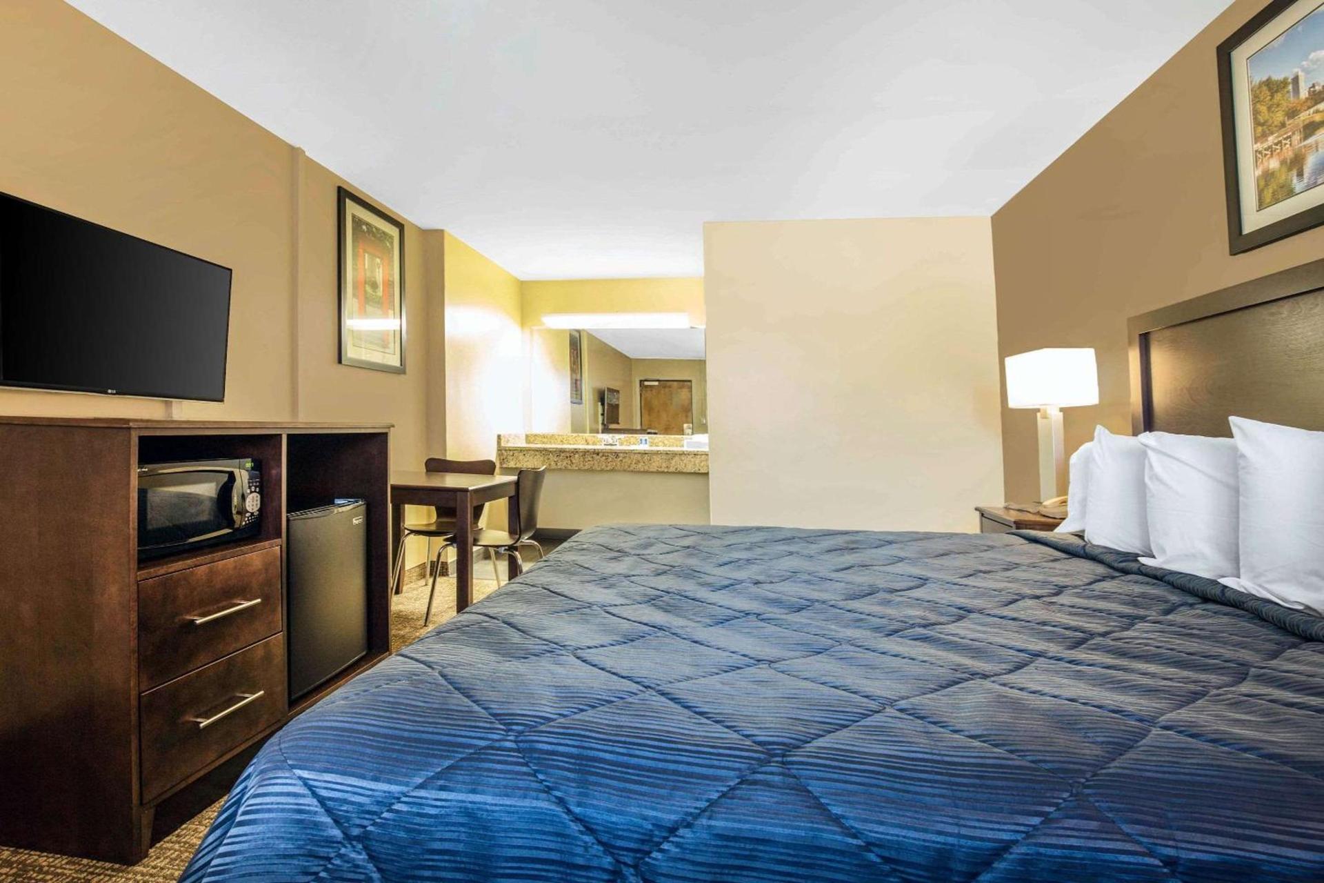 Rodeway Inn Lyons - La Grange photo 13