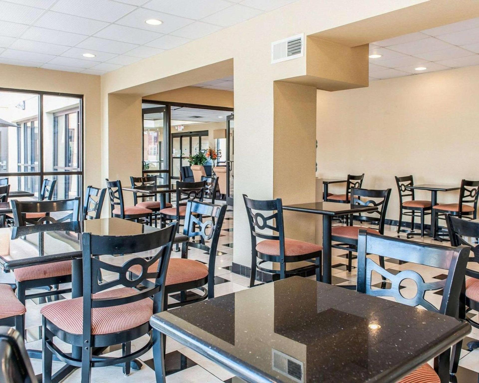 Quality Inn & Suites Mattoon South photo 28