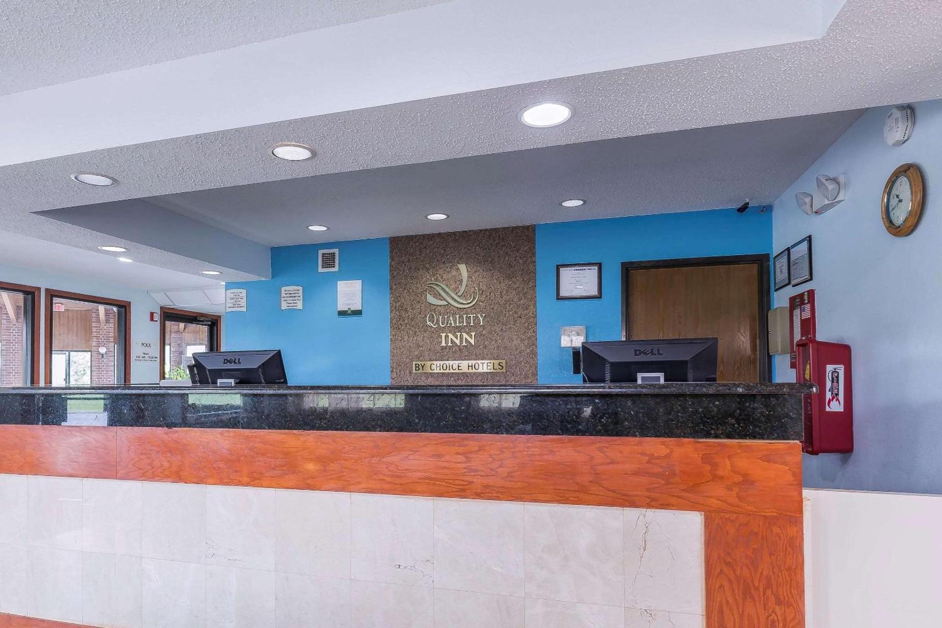 Quality Inn Sycamore - DeKalb photo 4