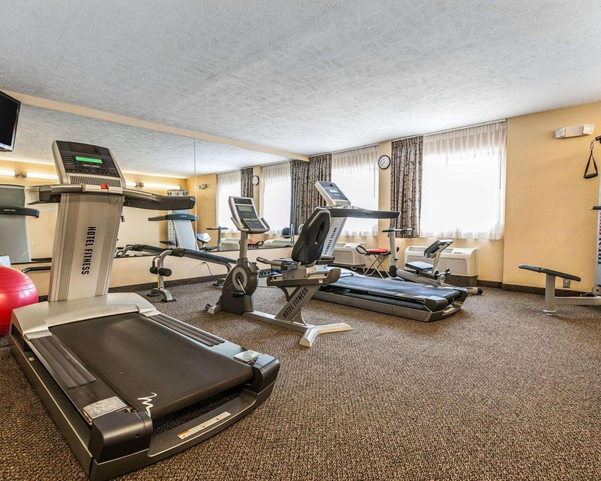 Quality Inn & Suites Mattoon South photo 24