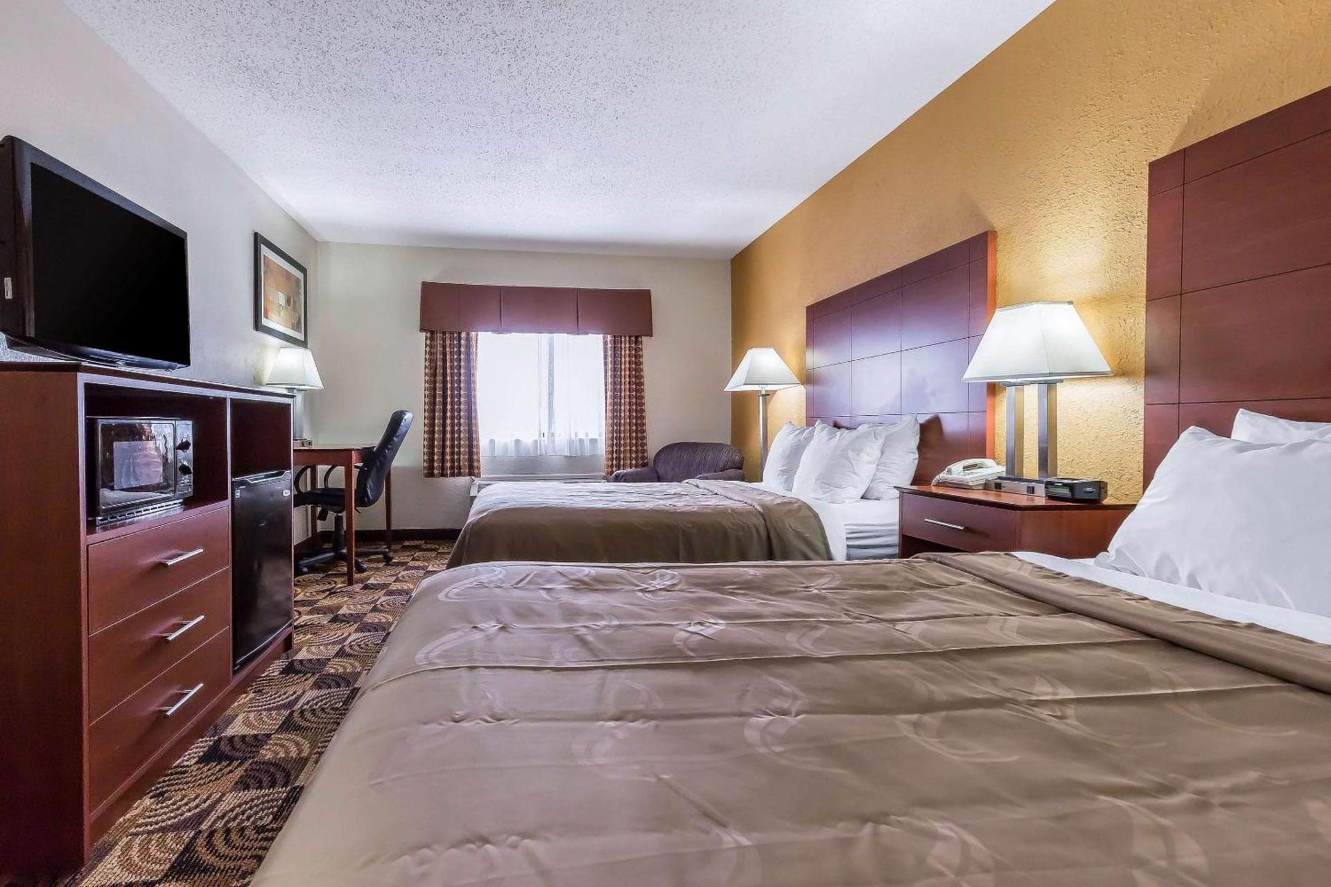 Quality Inn Sycamore - DeKalb photo 28