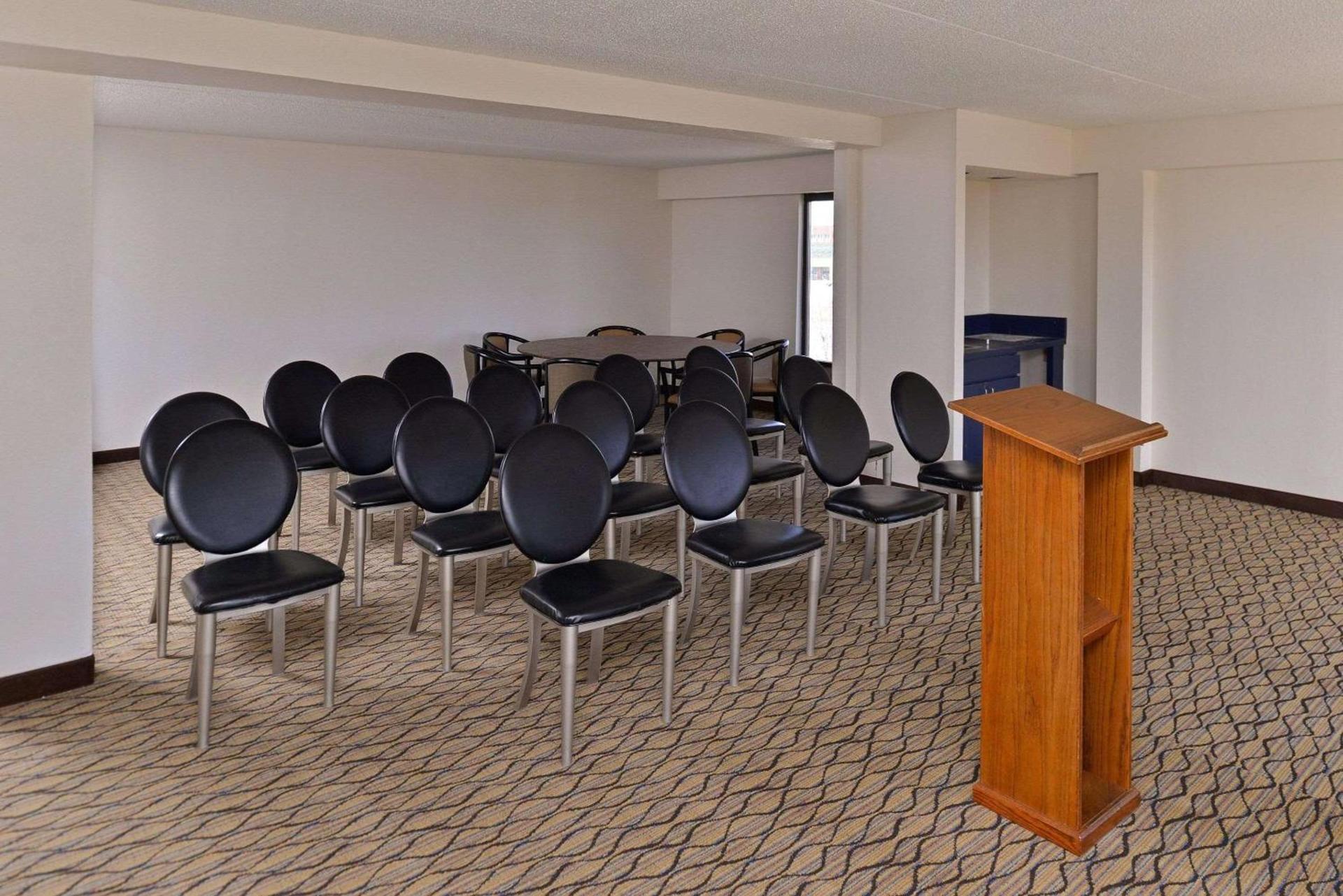 Quality Inn & Suites Matteson near I-57 photo 27