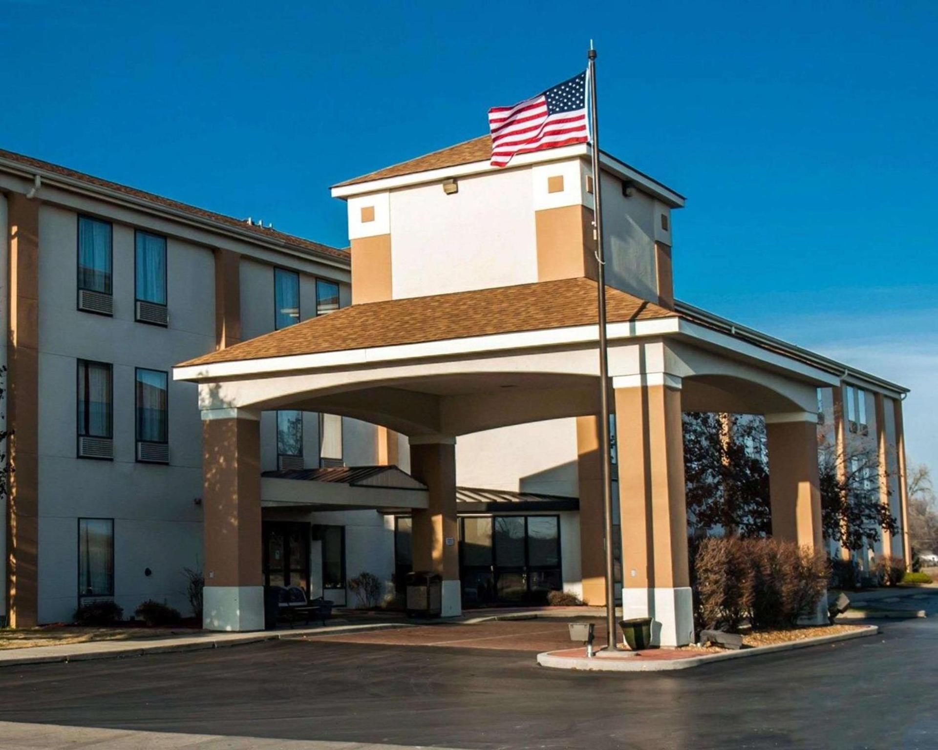 Quality Inn & Suites near St Louis and I-255 photo 1
