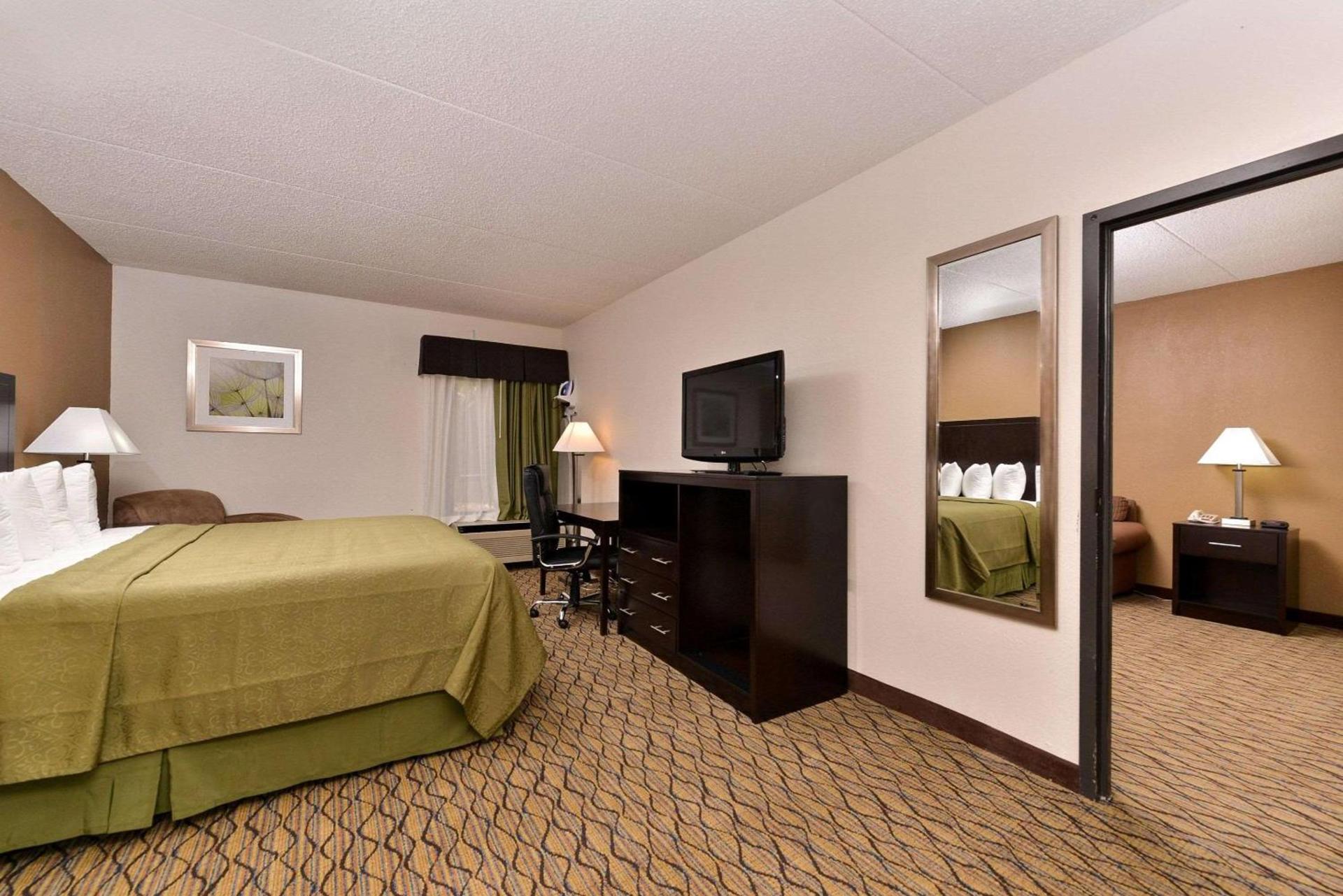 Quality Inn & Suites Matteson near I-57 photo 6