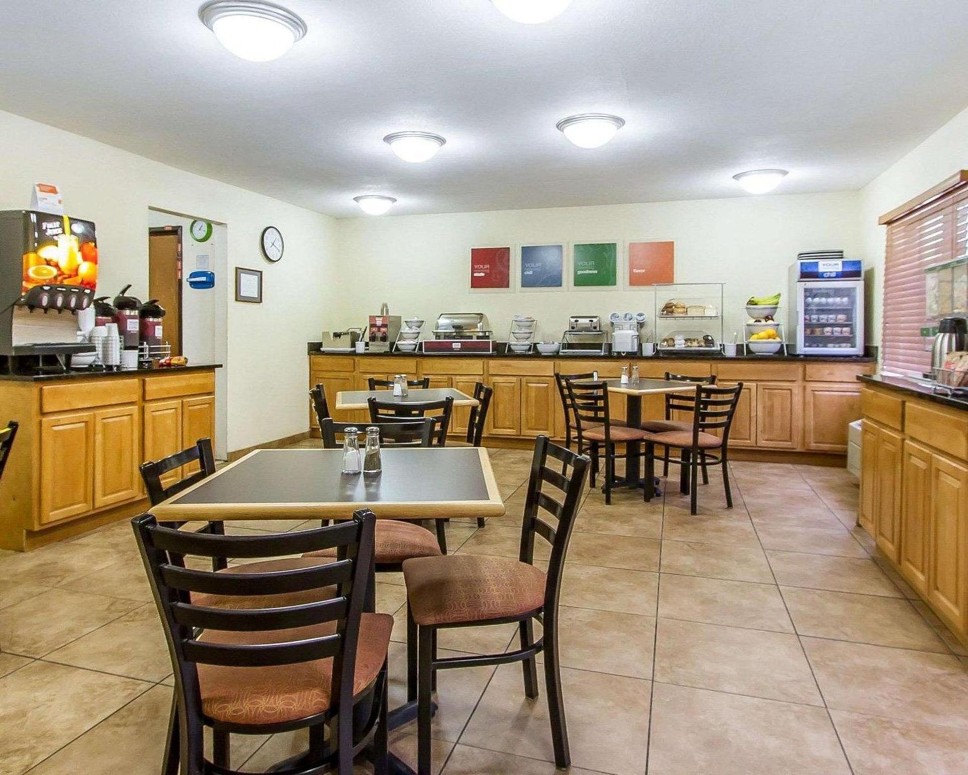 Quality Inn Macomb near University Area photo 11