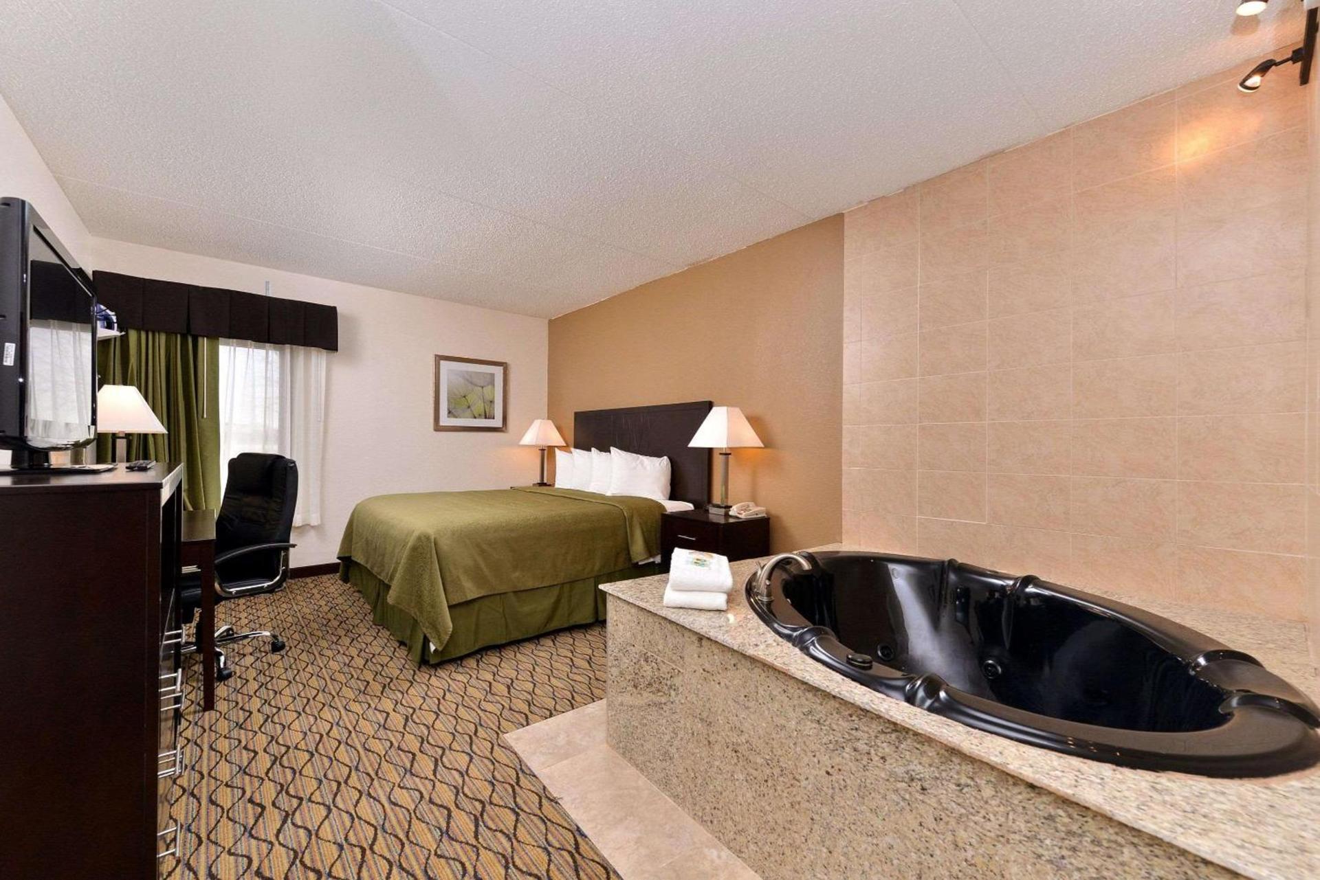 Quality Inn & Suites Matteson near I-57 photo 12