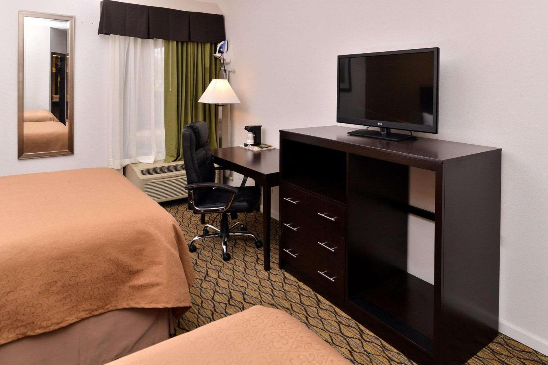 Quality Inn & Suites Matteson near I-57 photo 20