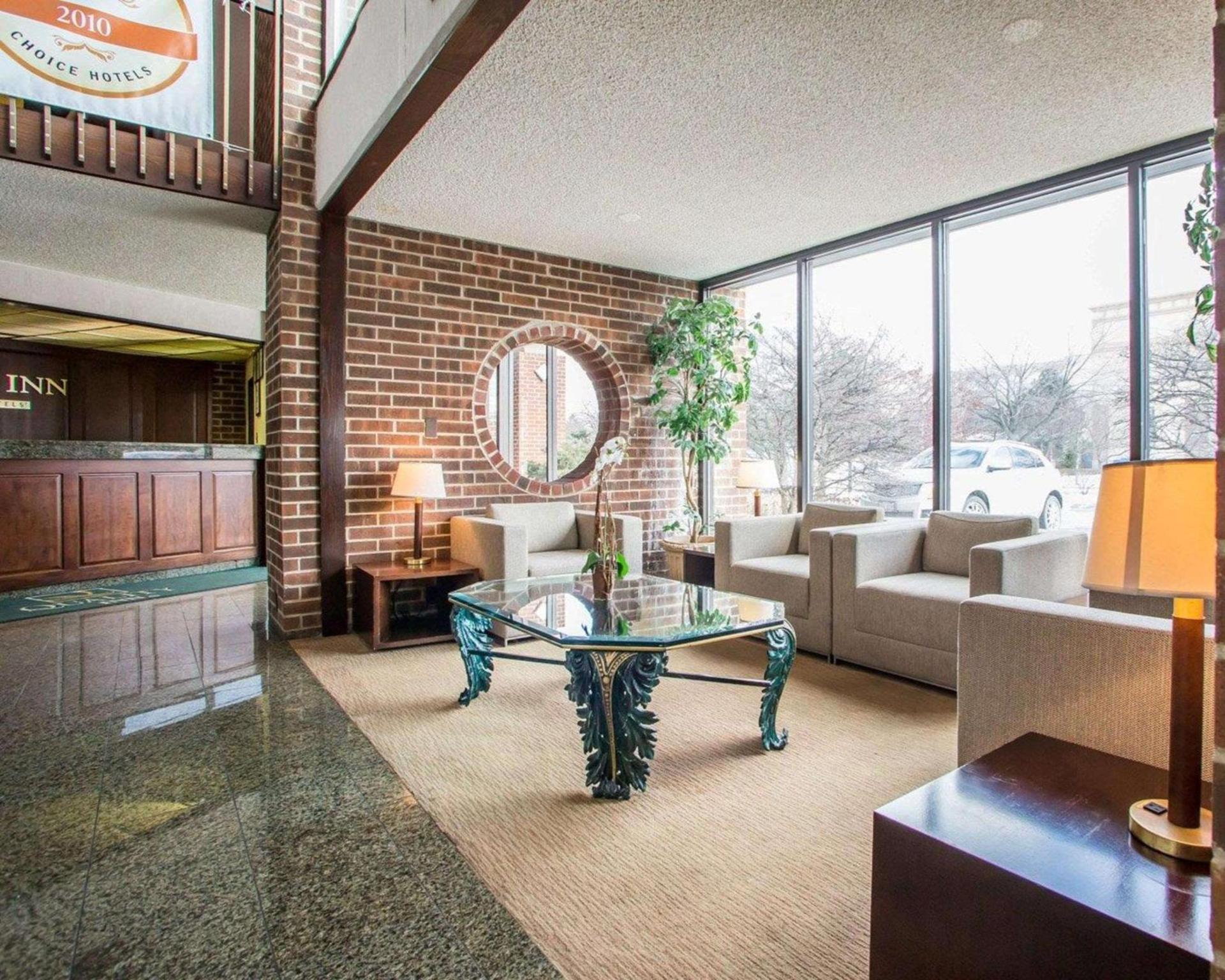 Quality Inn Schaumburg - Chicago near the Mall photo 3
