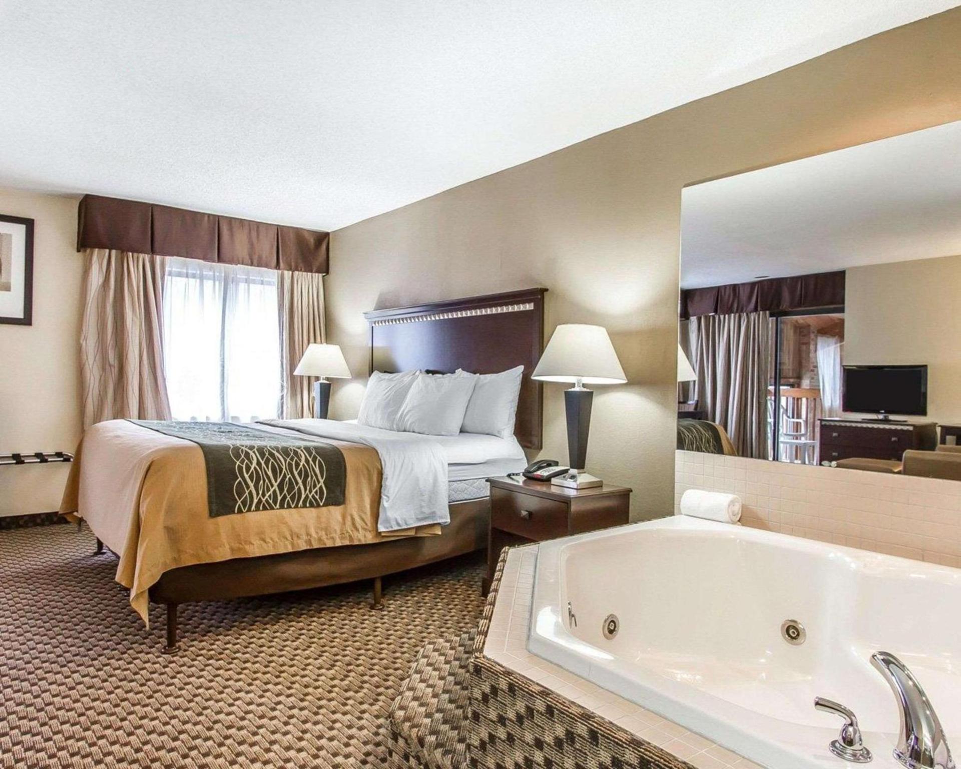 Quality Inn Macomb near University Area photo 8