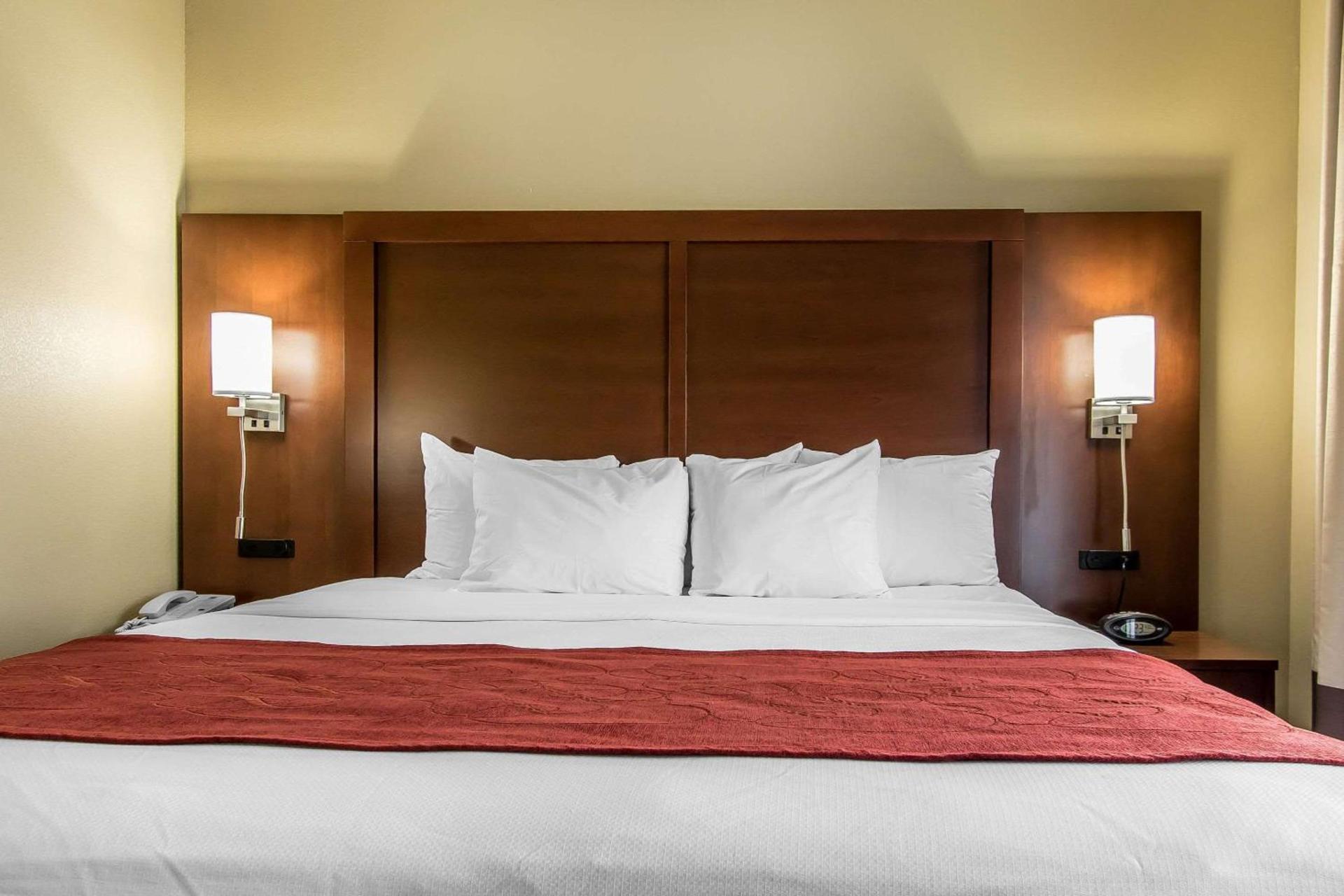 Comfort Suites Effingham Central photo 24
