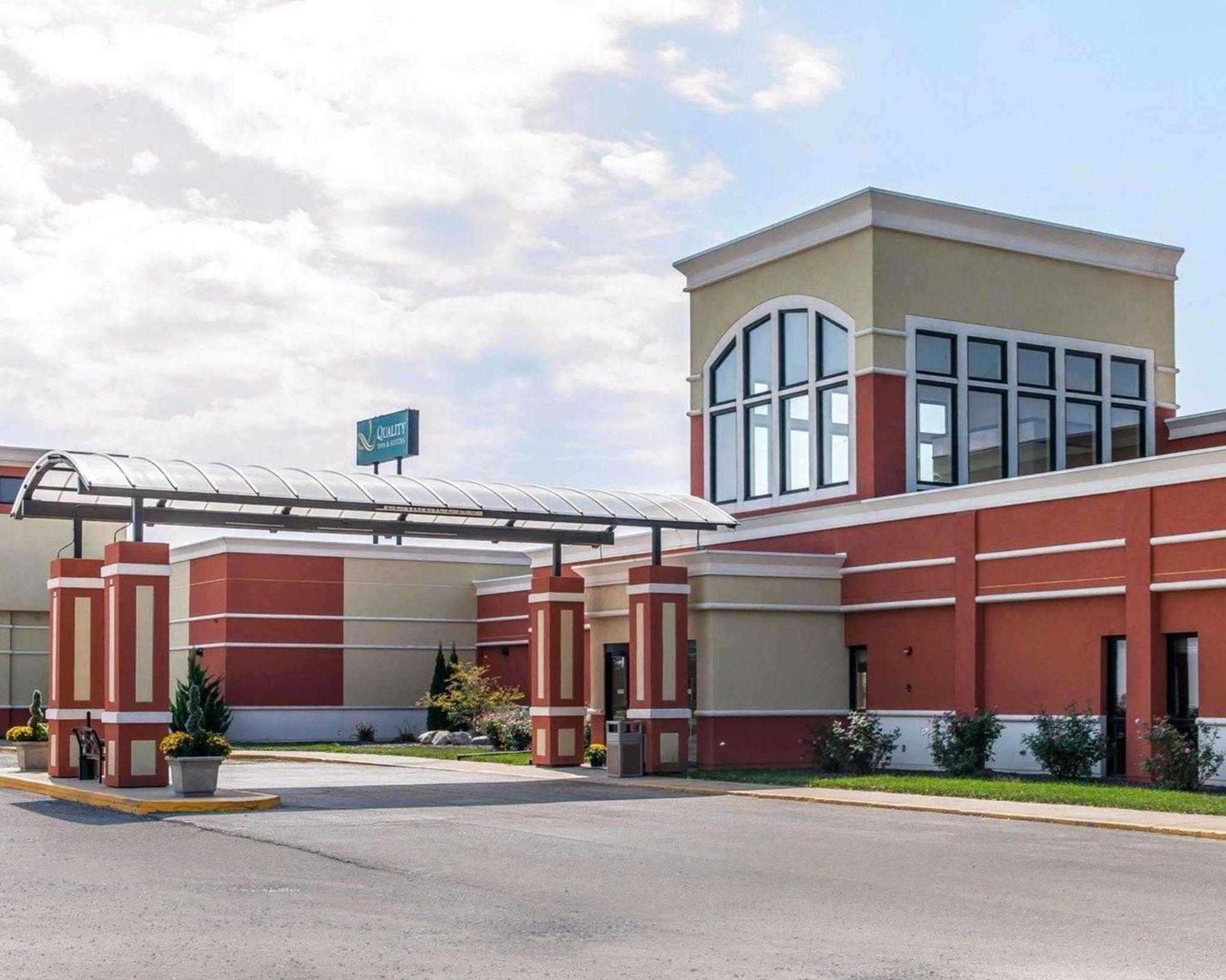 Quality Inn & Suites Mattoon South — hotel in Mattoon