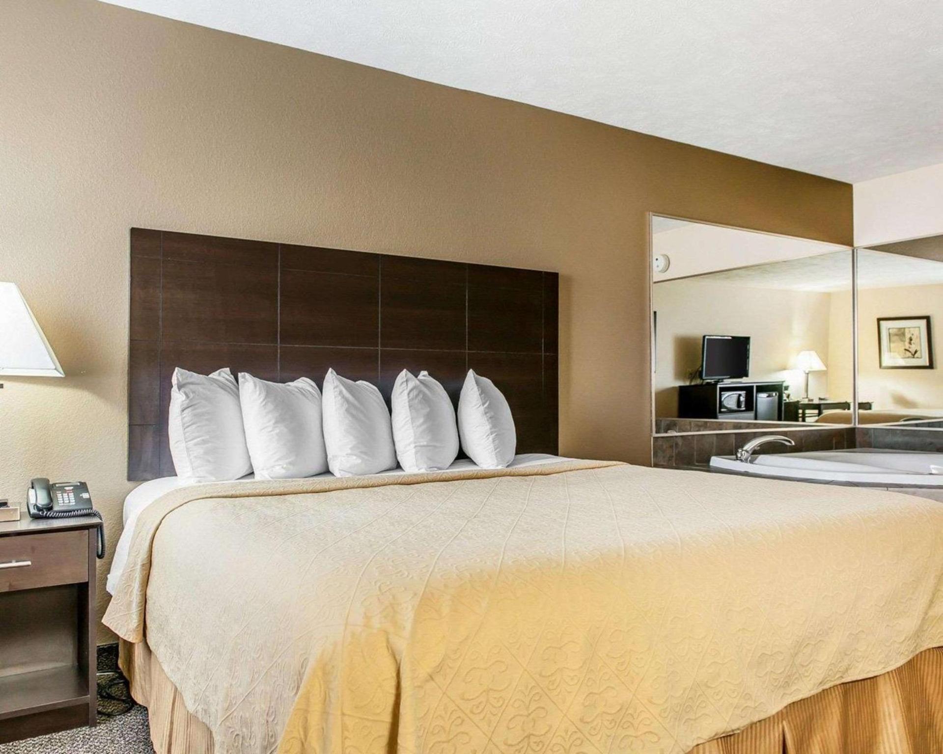 Quality Inn & Suites Mattoon South photo 6
