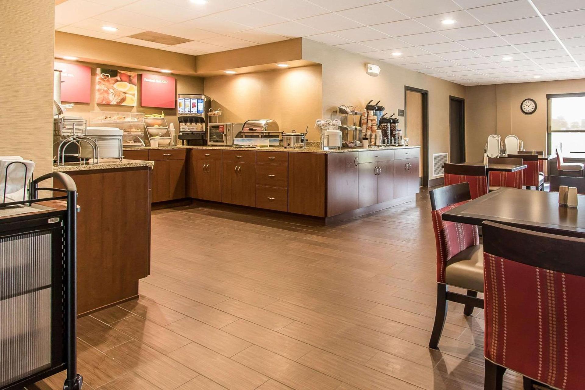 Comfort Suites Effingham Central photo 30