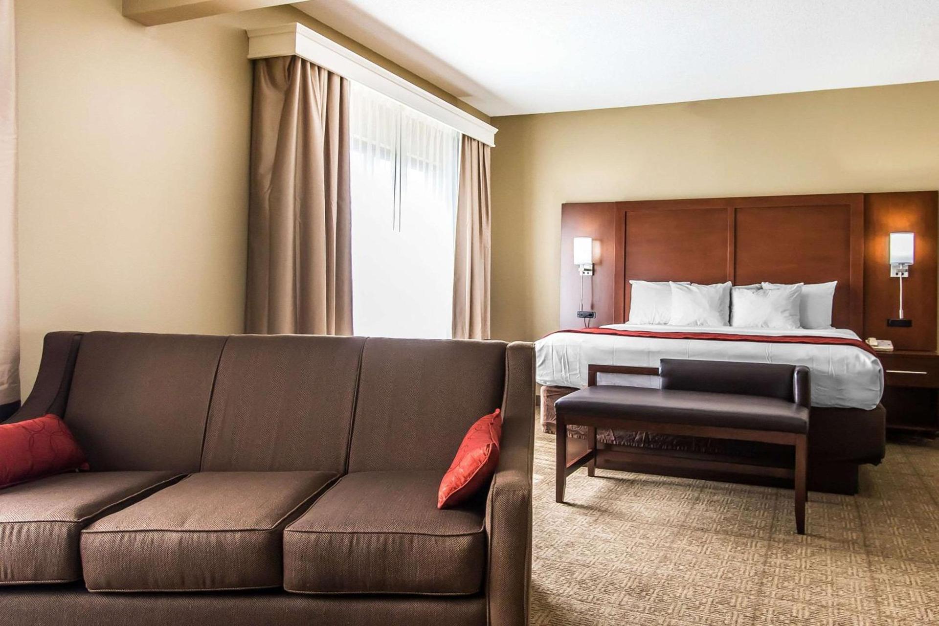 Comfort Suites Effingham Central photo 15