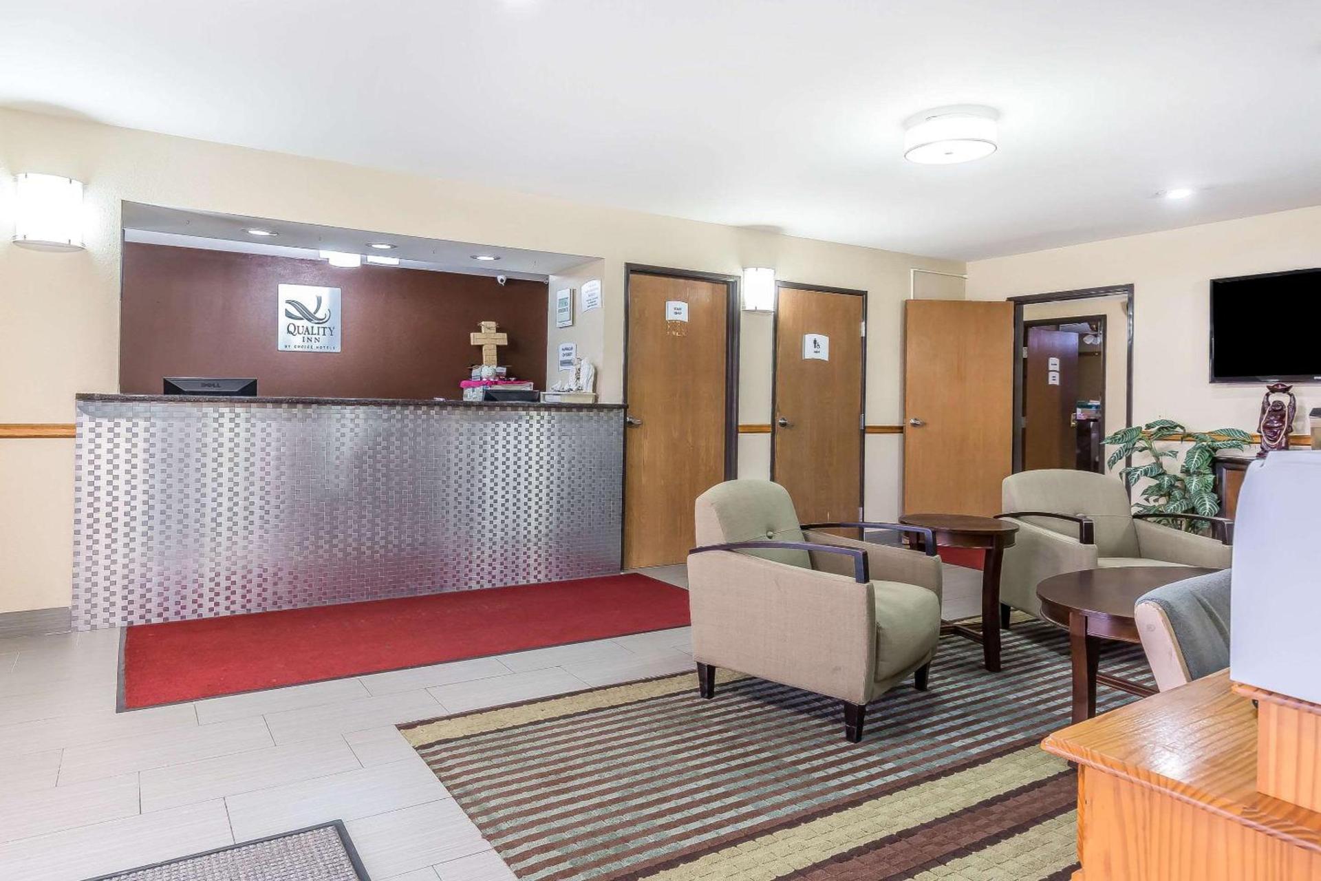 Quality Inn Mount Vernon, IL photo 2
