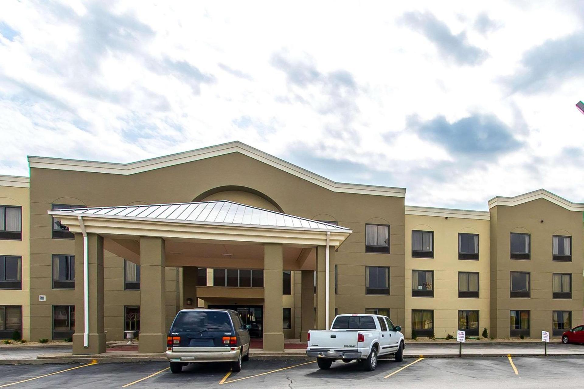 Comfort Suites Effingham Central photo 2