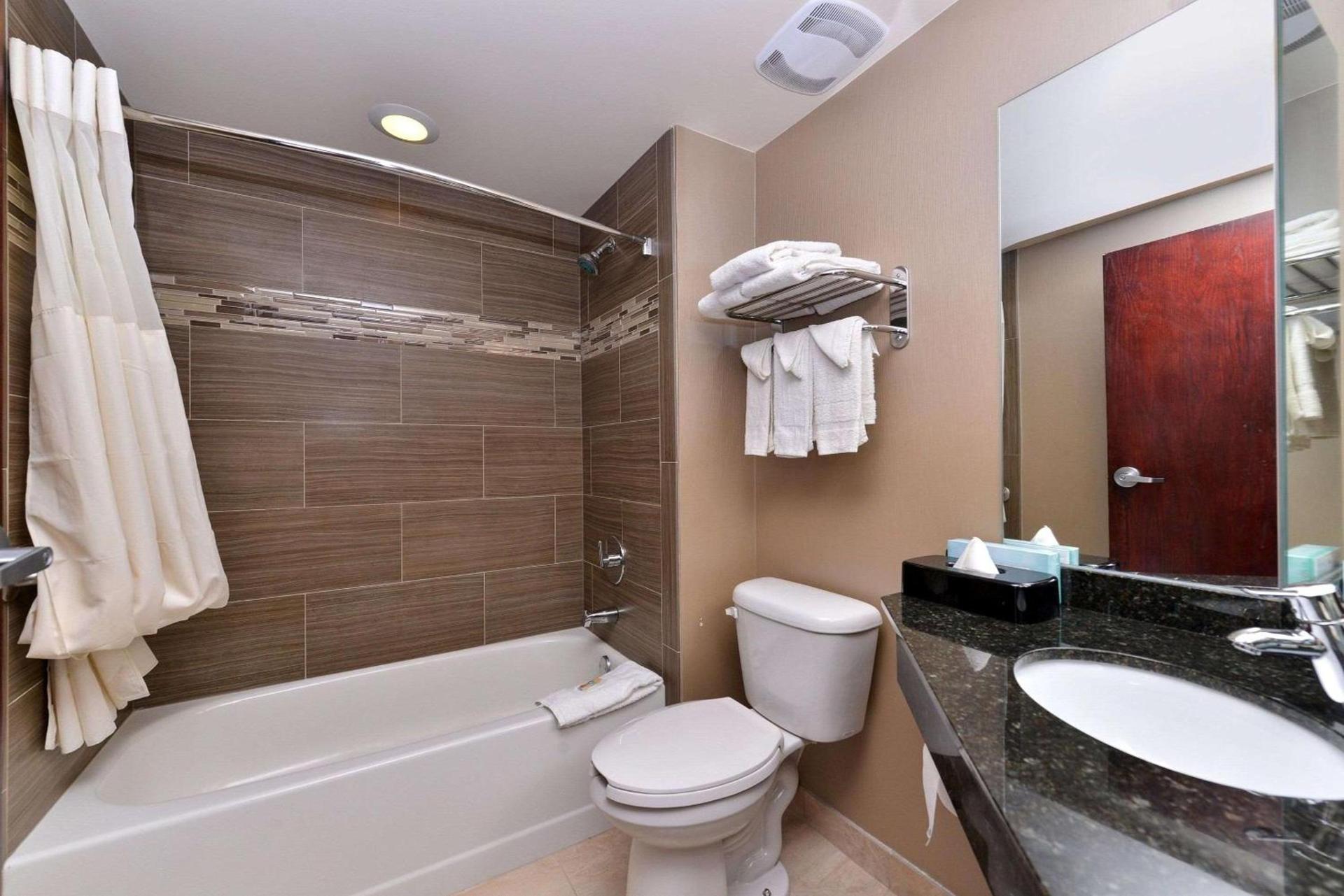 Quality Inn & Suites Matteson near I-57 photo 22