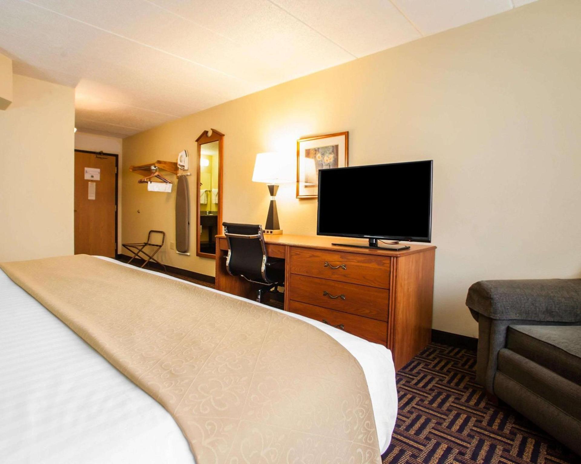 Quality Inn Bolingbrook I-55 photo 13