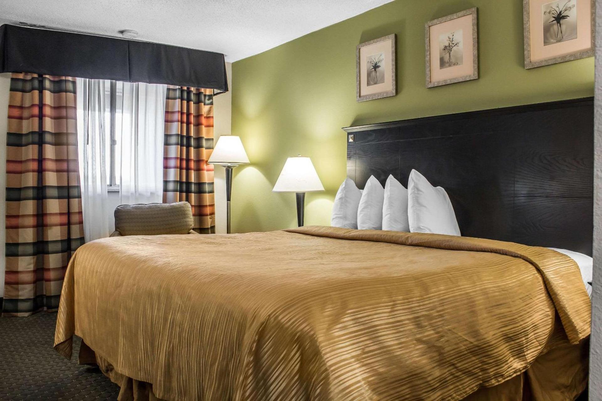 Quality Inn & Suites Moline Airport photo 3
