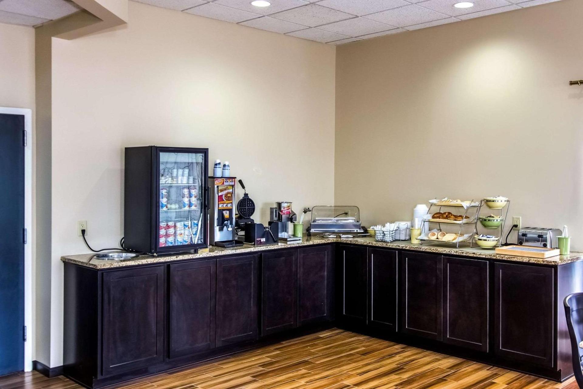 Quality Inn & Suites Moline Airport photo 4