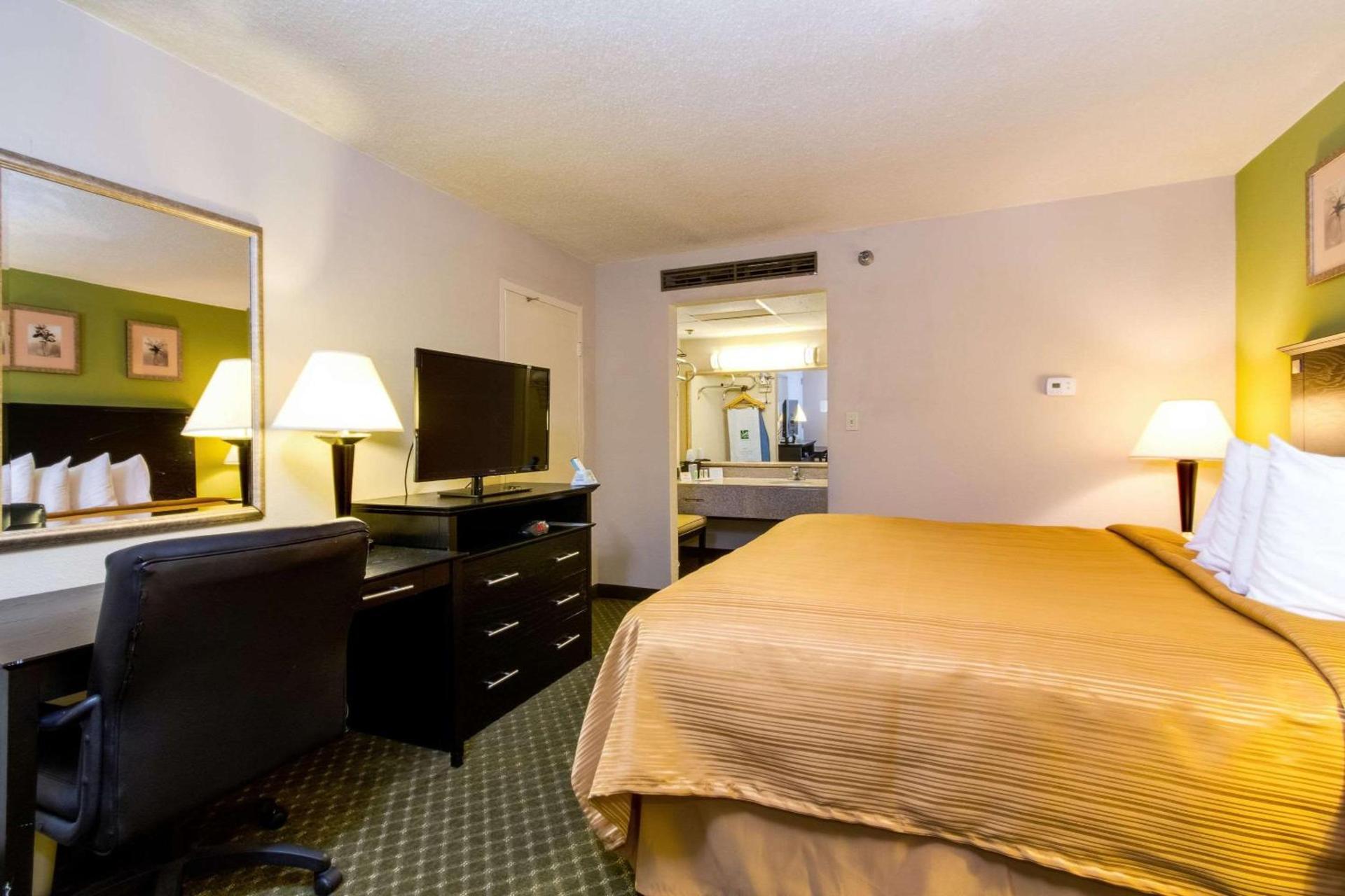Quality Inn & Suites Moline Airport photo 7