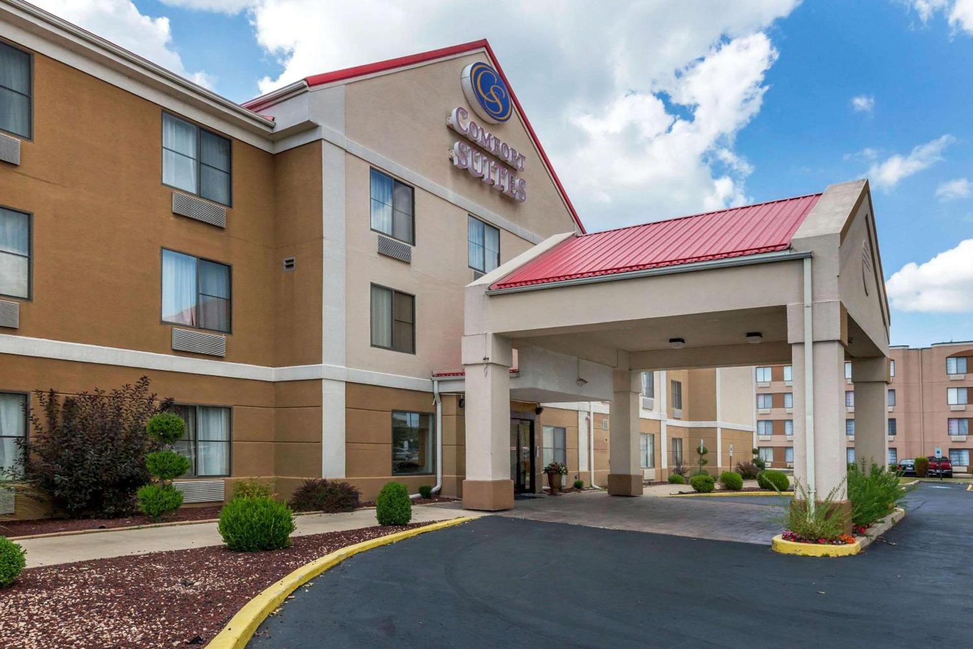 Comfort Suites near I-80 and I-94 photo 39