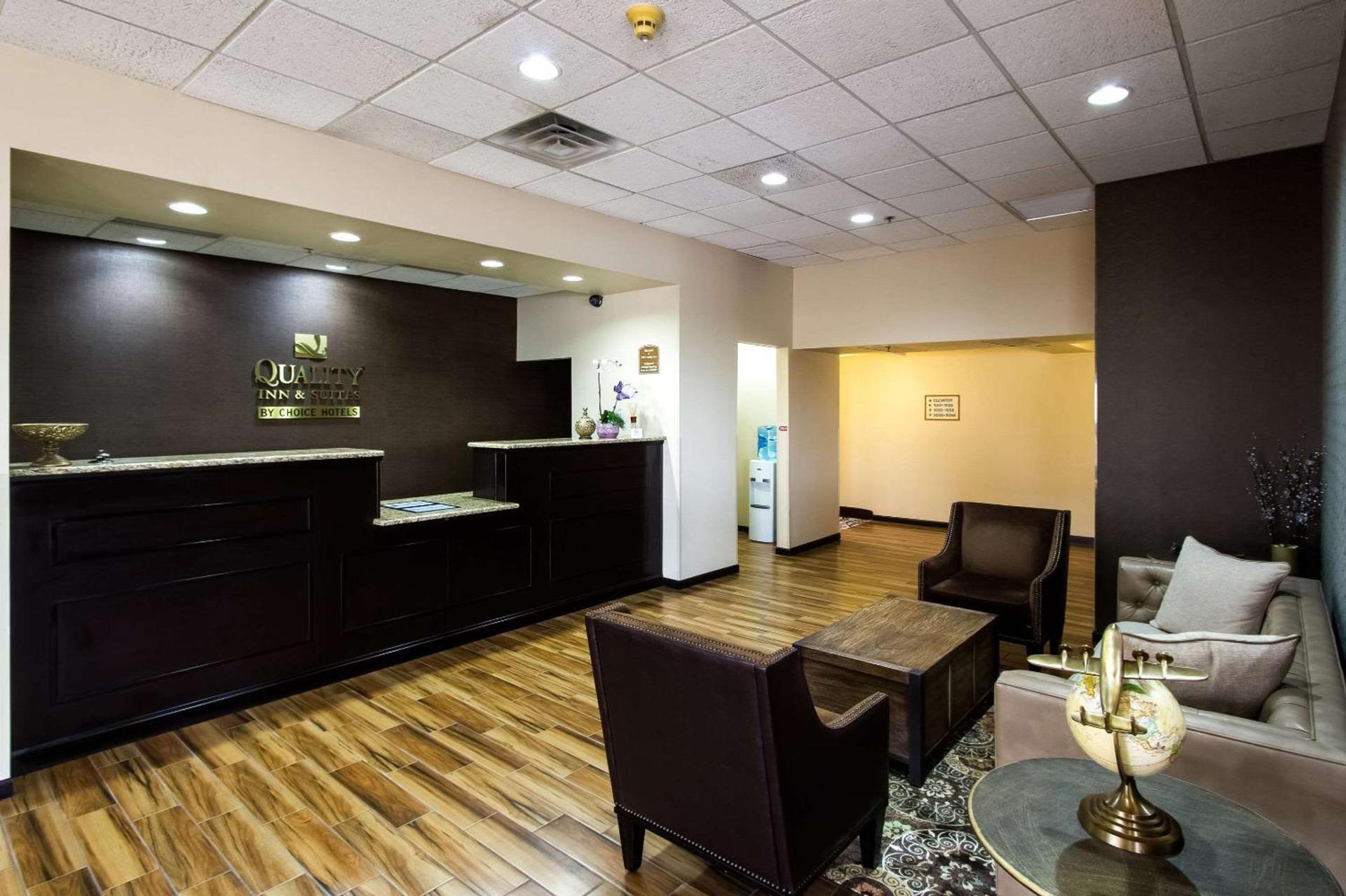 Quality Inn & Suites Moline Airport photo 9
