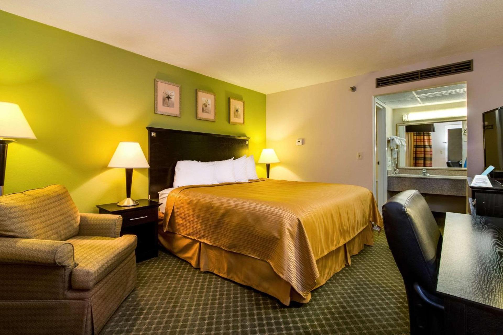 Quality Inn & Suites Moline Airport photo 10