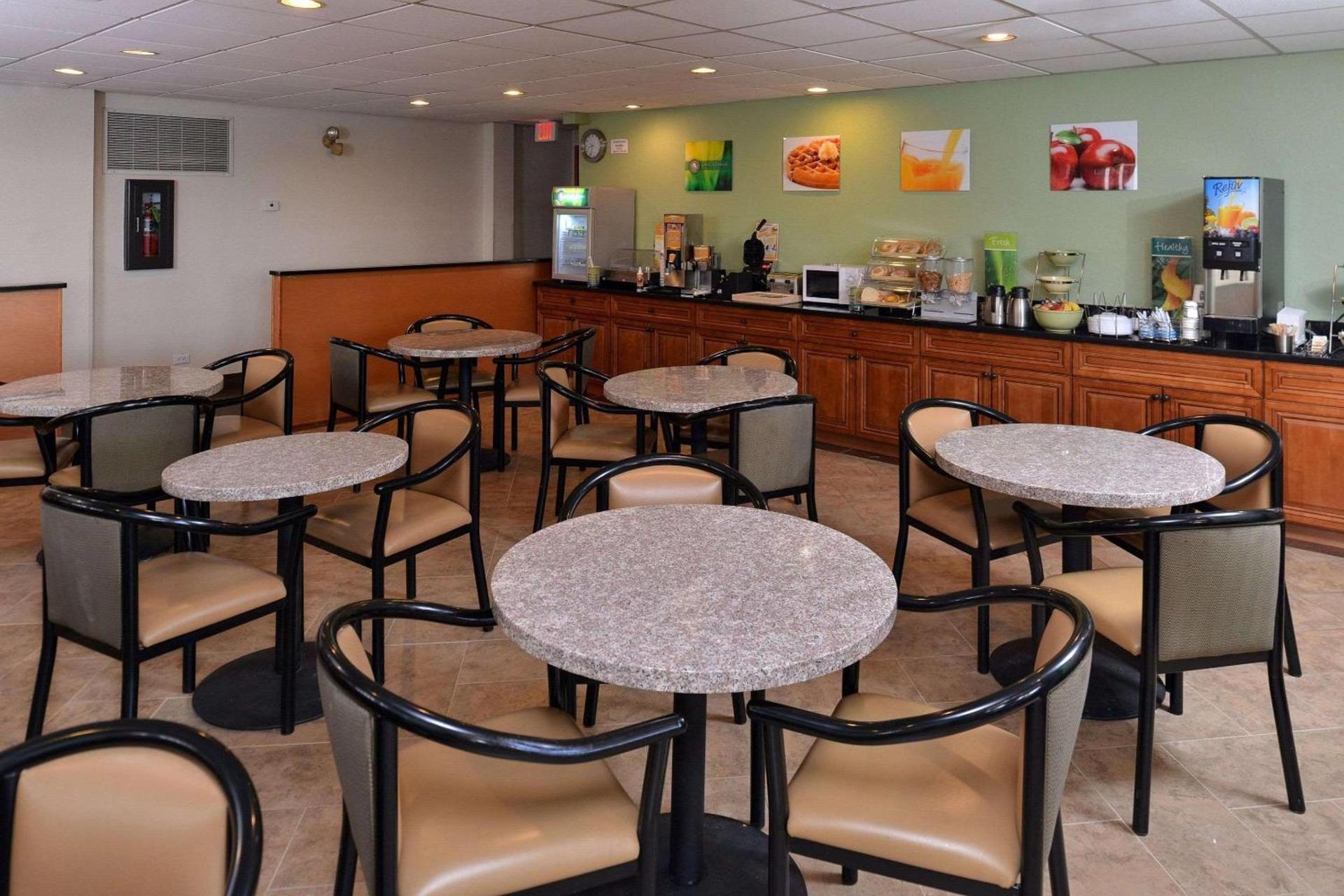 Quality Inn & Suites Matteson near I-57 photo 30