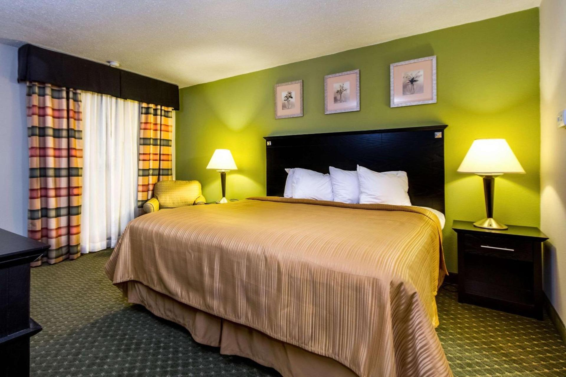 Quality Inn & Suites Moline Airport photo 12