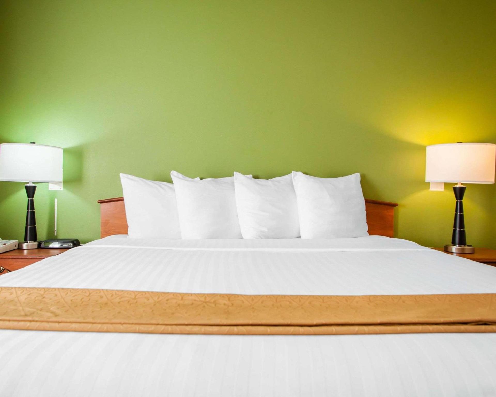 Quality Inn Bolingbrook I-55 photo 8